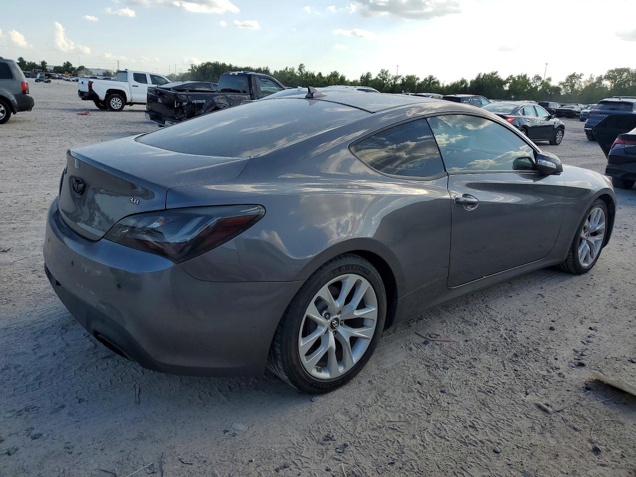 2013 Hyundai Genesis Coupe 3.8 Grand Touring Серый vin: KMHHU6KJ6DU092676