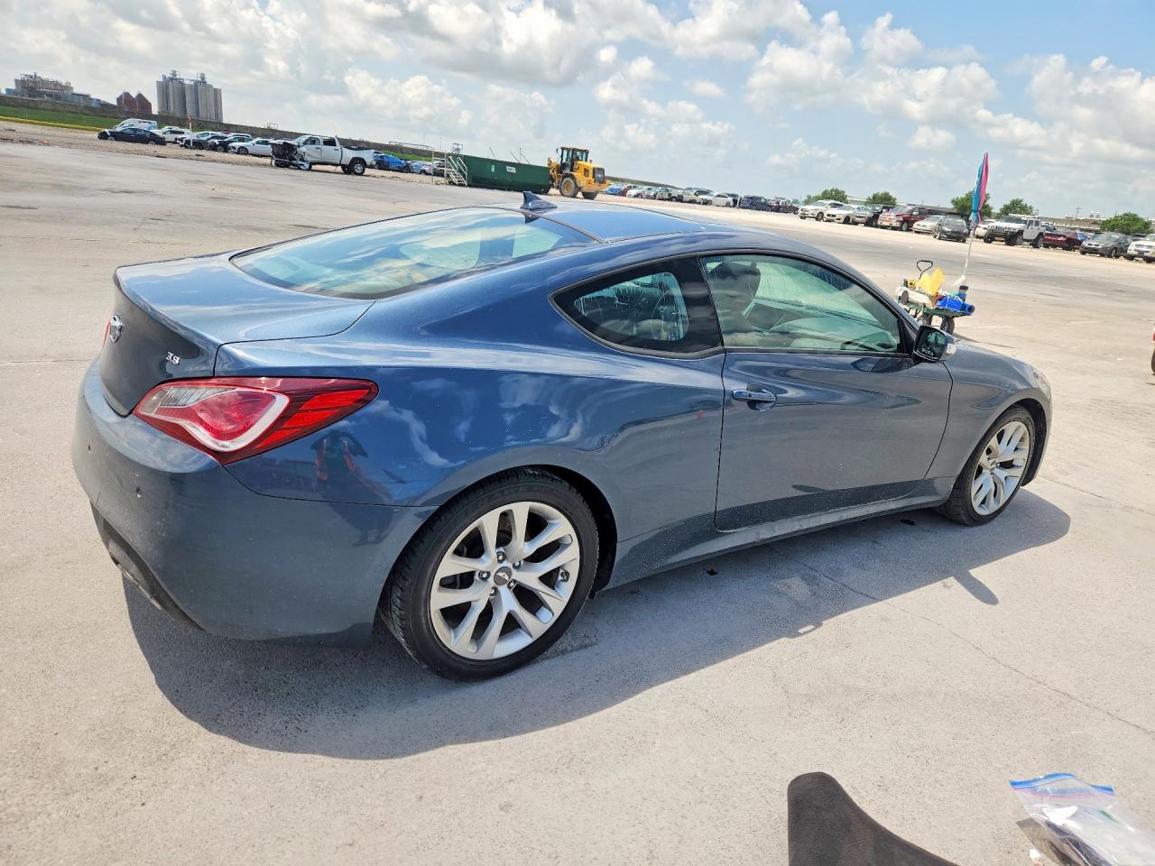 2013 Hyundai Genesis Coupe 3.8l Blue vin: KMHHU6KJ6DU095965