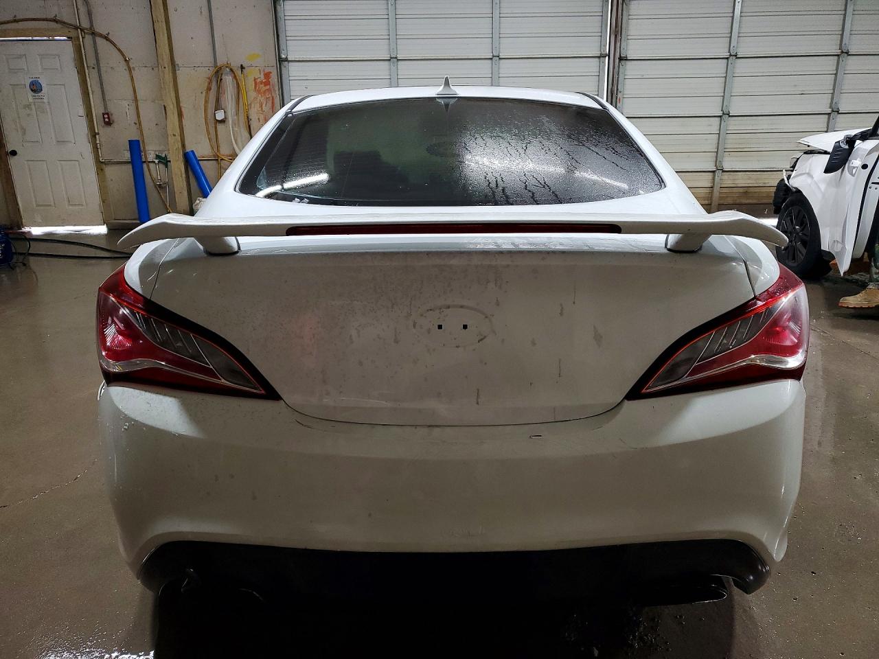 2013 Hyundai Genesis Coupe 3.8l White vin: KMHHU6KJ6DU107550