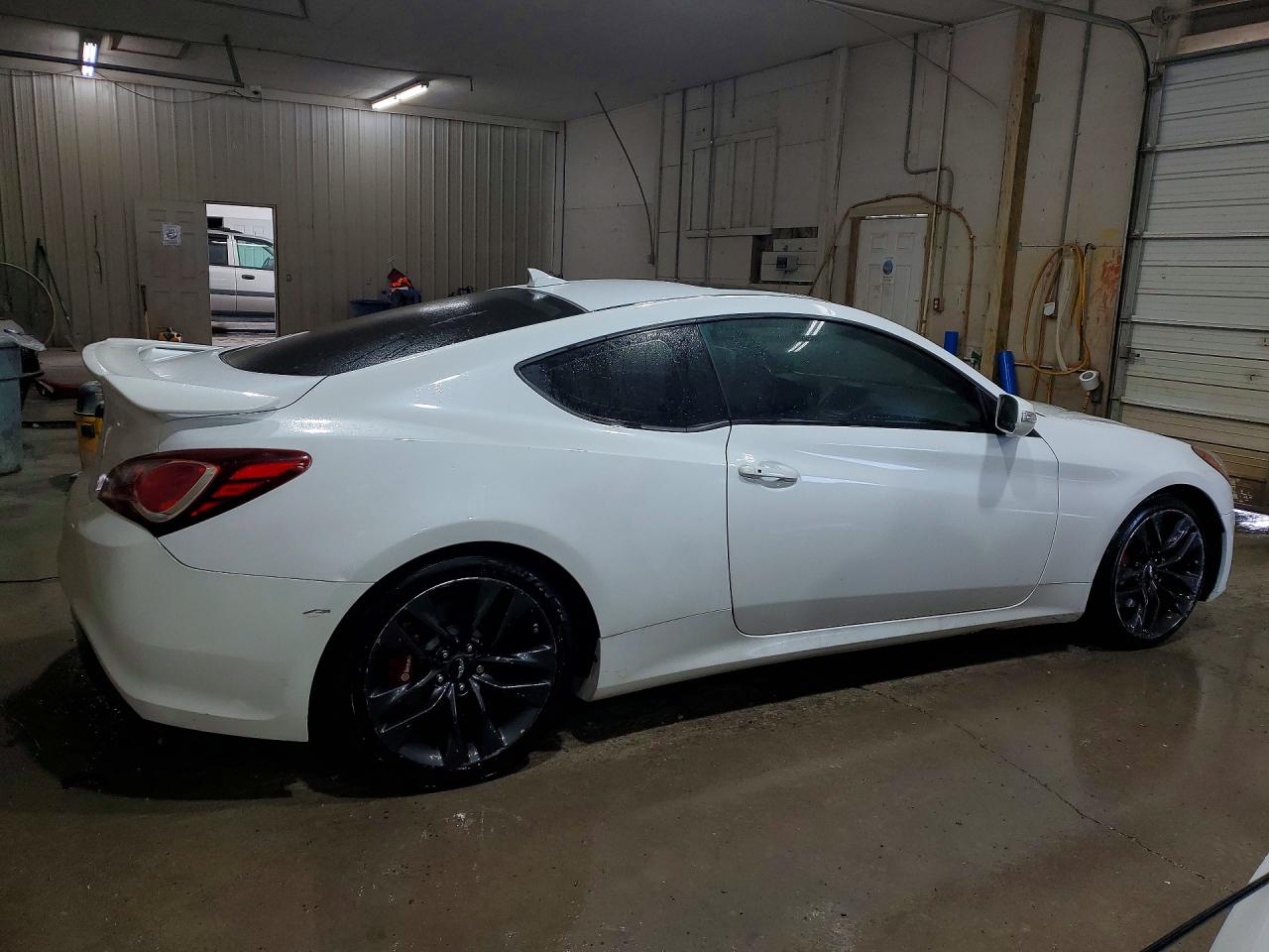 2013 Hyundai Genesis Coupe 3.8l White vin: KMHHU6KJ6DU107550