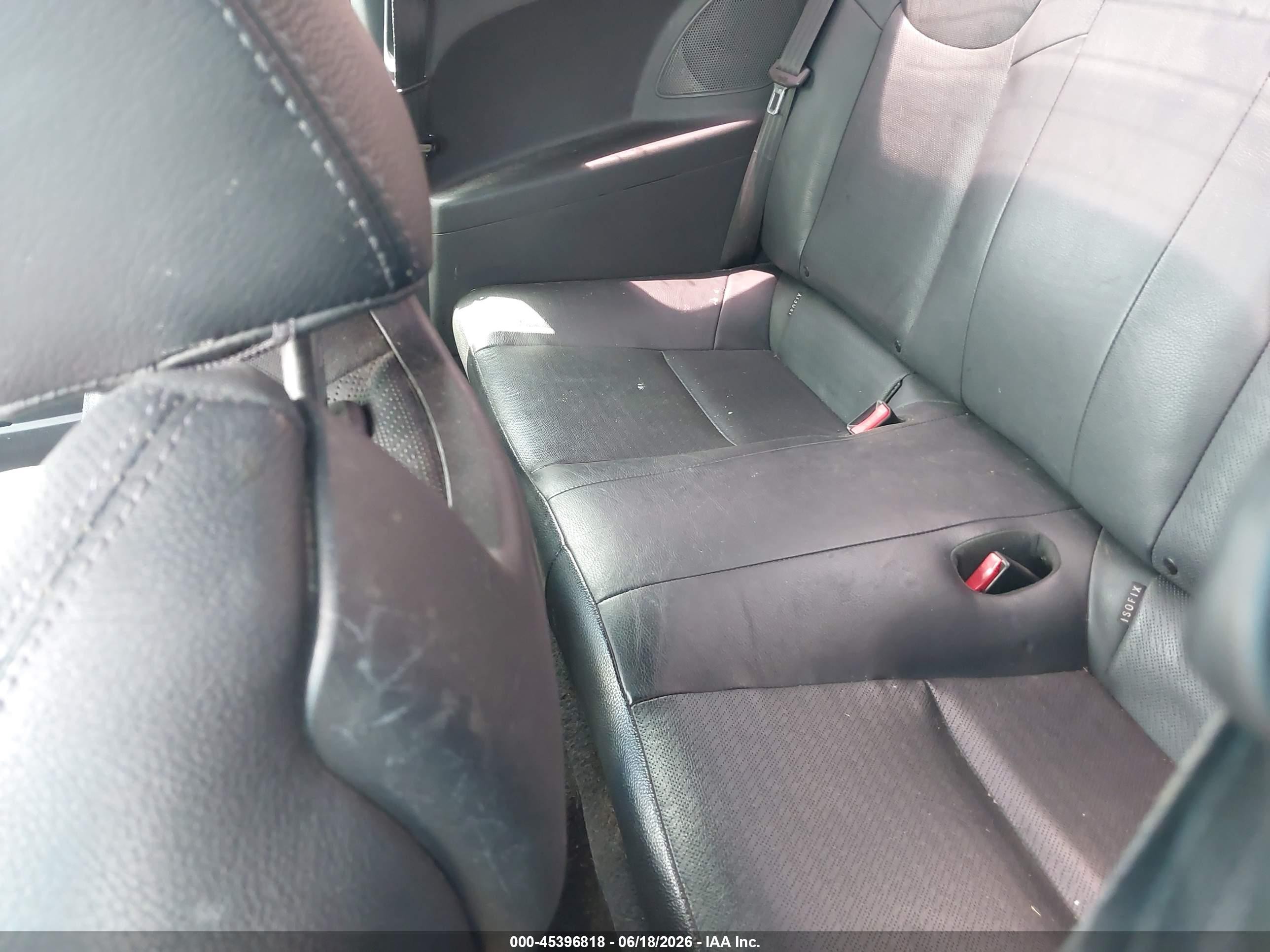 2013 Hyundai Genesis   Silver vin: KMHHU6KJ6DU108455