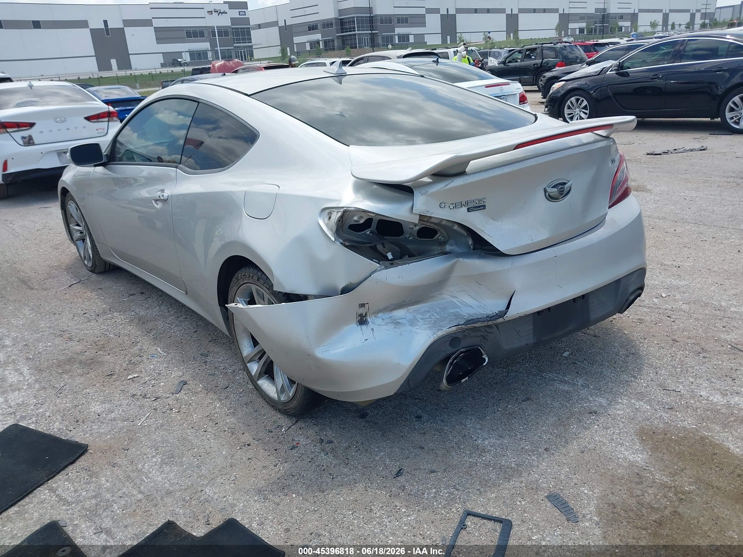 2013 Hyundai Genesis   Silver vin: KMHHU6KJ6DU108455