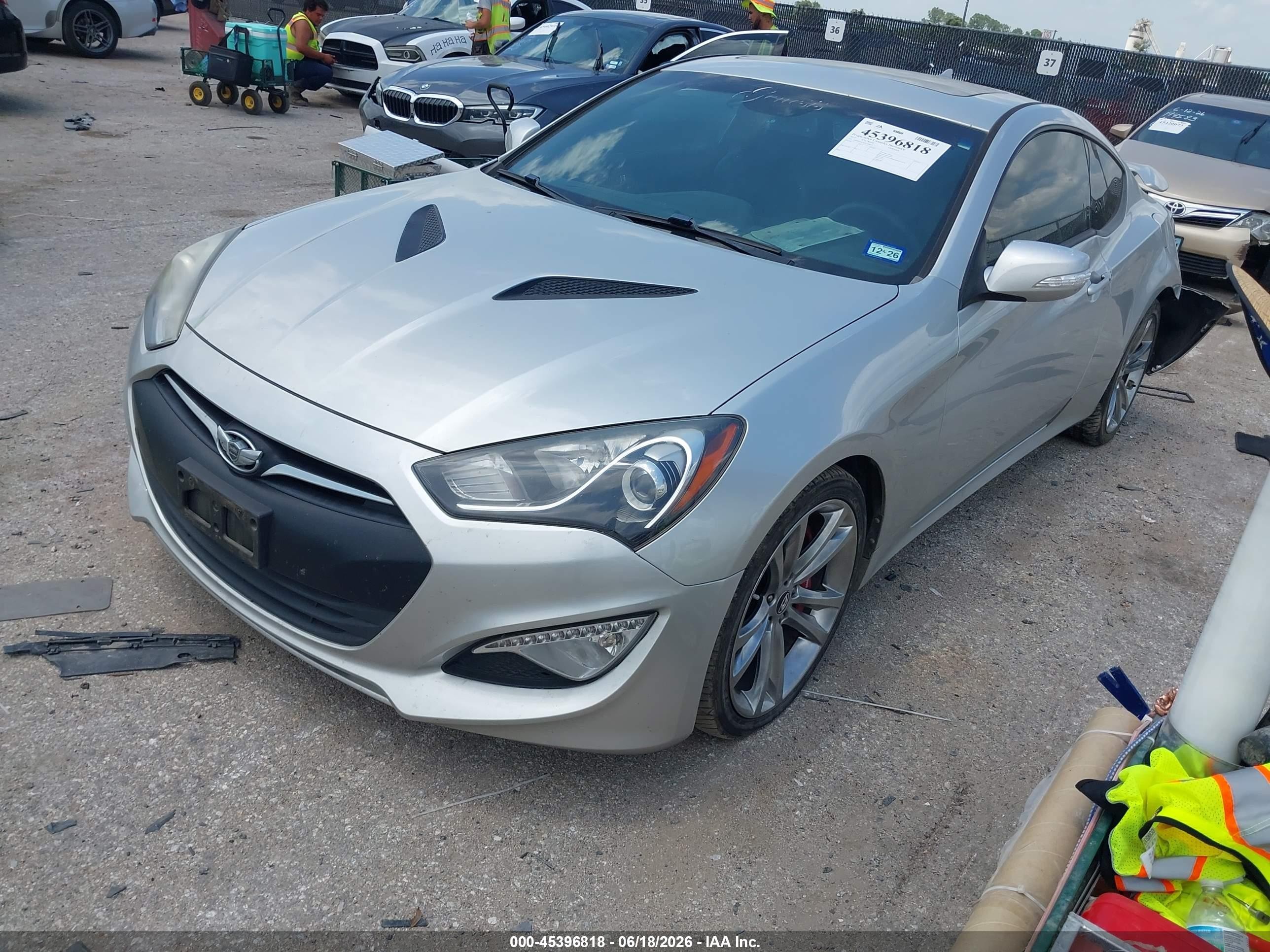 2013 Hyundai Genesis   Silver vin: KMHHU6KJ6DU108455