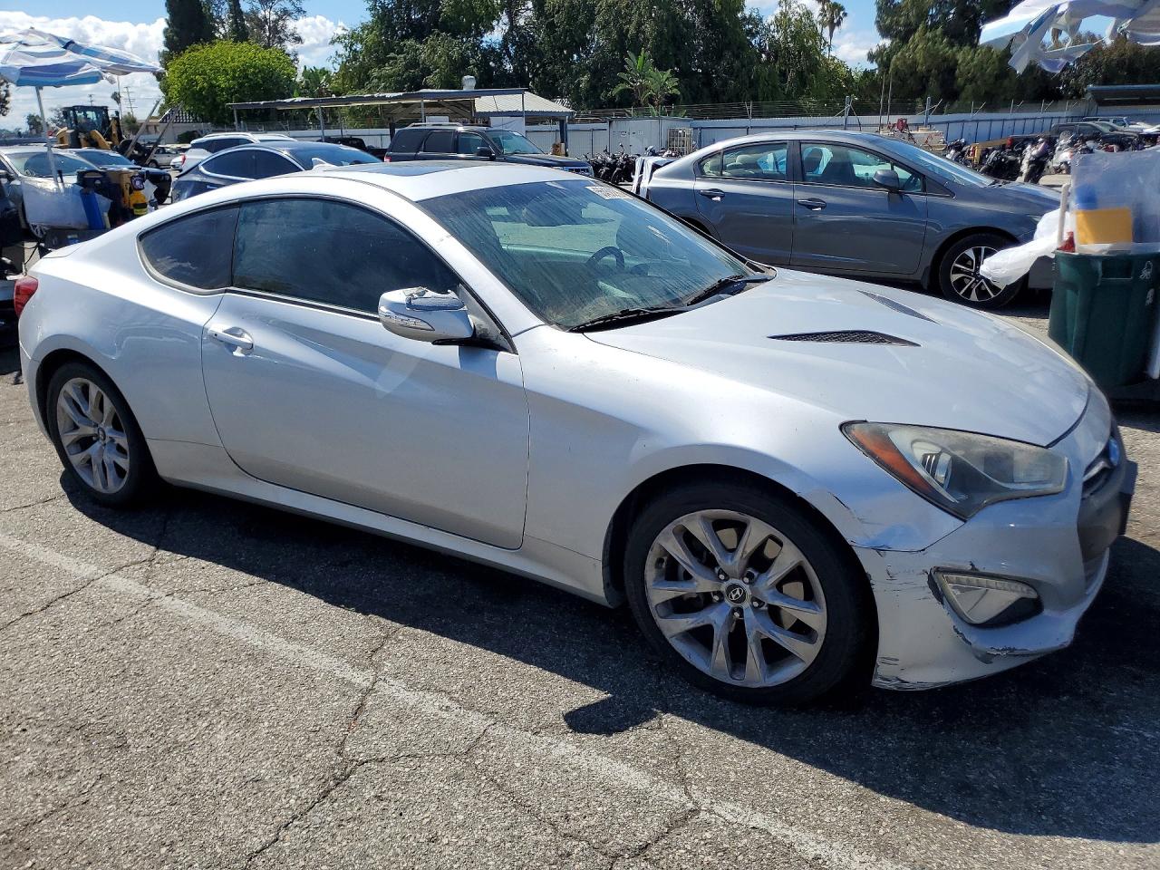 2014 Hyundai Genesis Coupe 3.8l Silver vin: KMHHU6KJ6EU114841