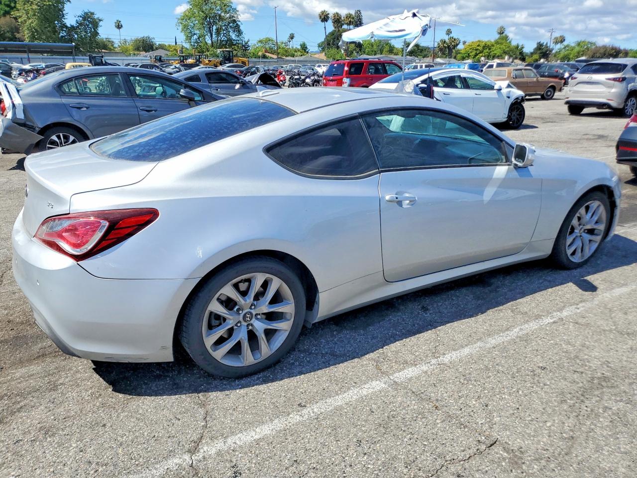 2014 Hyundai Genesis Coupe 3.8l Silver vin: KMHHU6KJ6EU114841