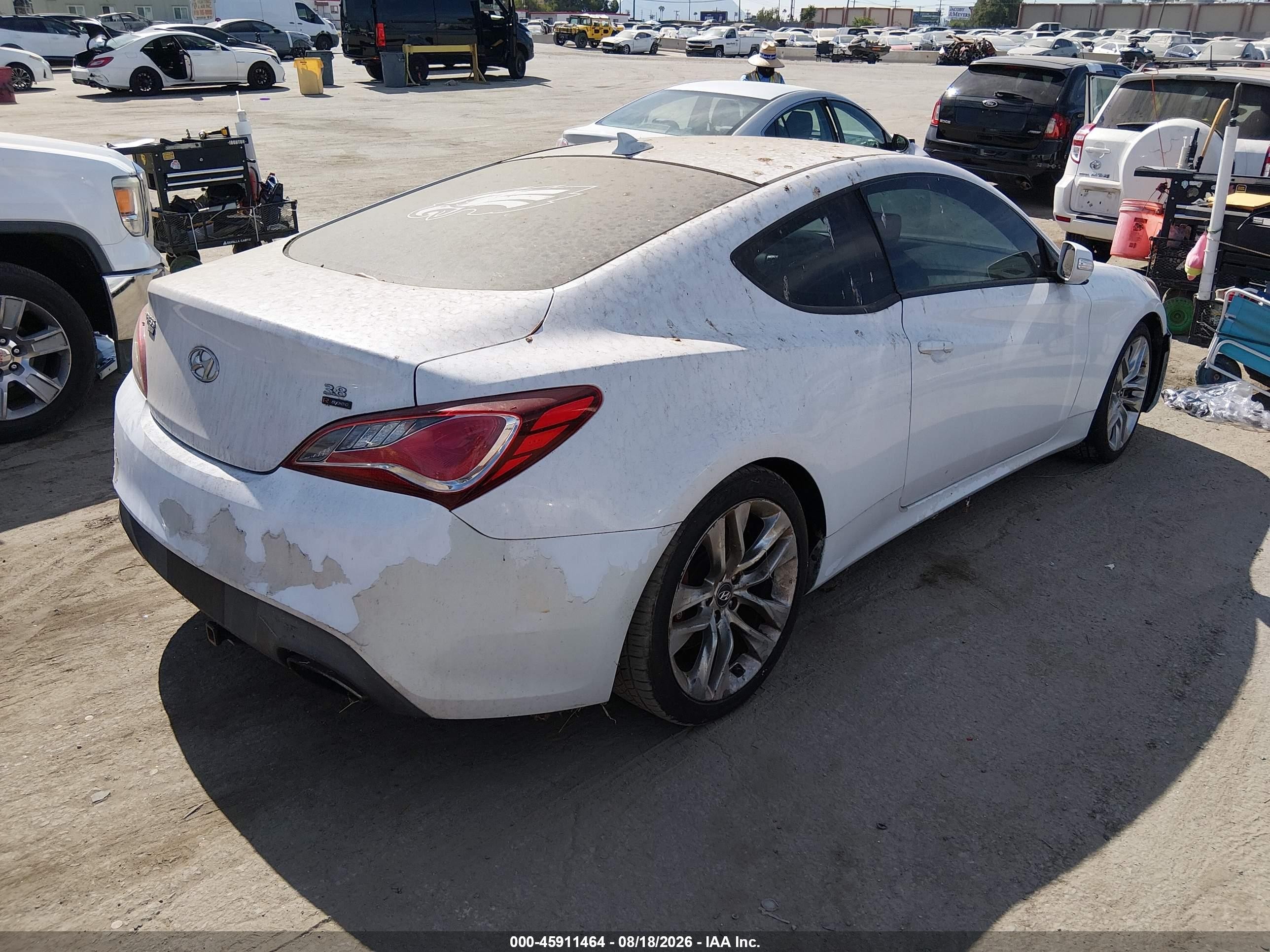 2014 Hyundai Genesis 3.8 R-spec White vin: KMHHU6KJ6EU120011