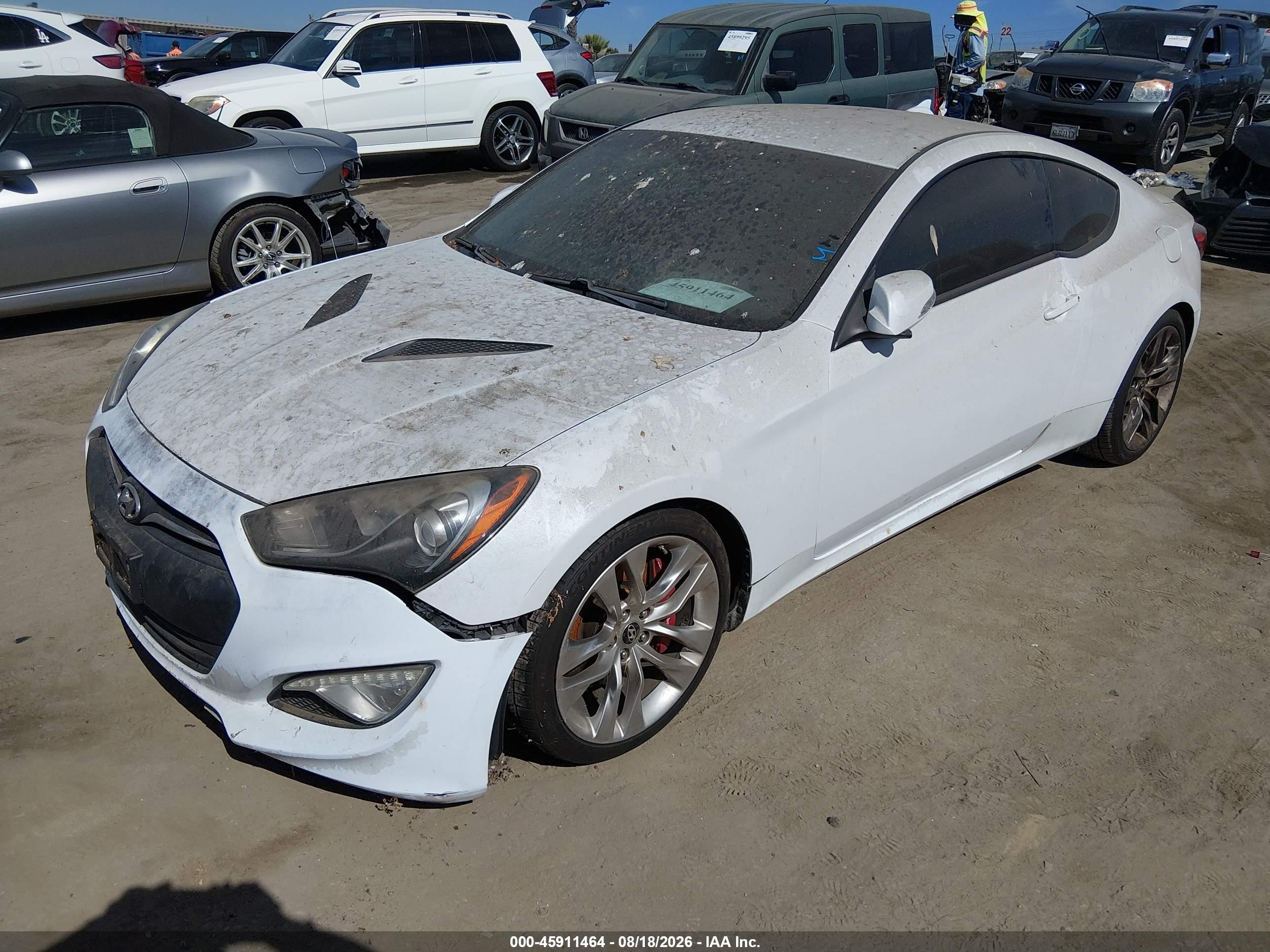 2014 Hyundai Genesis 3.8 R-spec White vin: KMHHU6KJ6EU120011