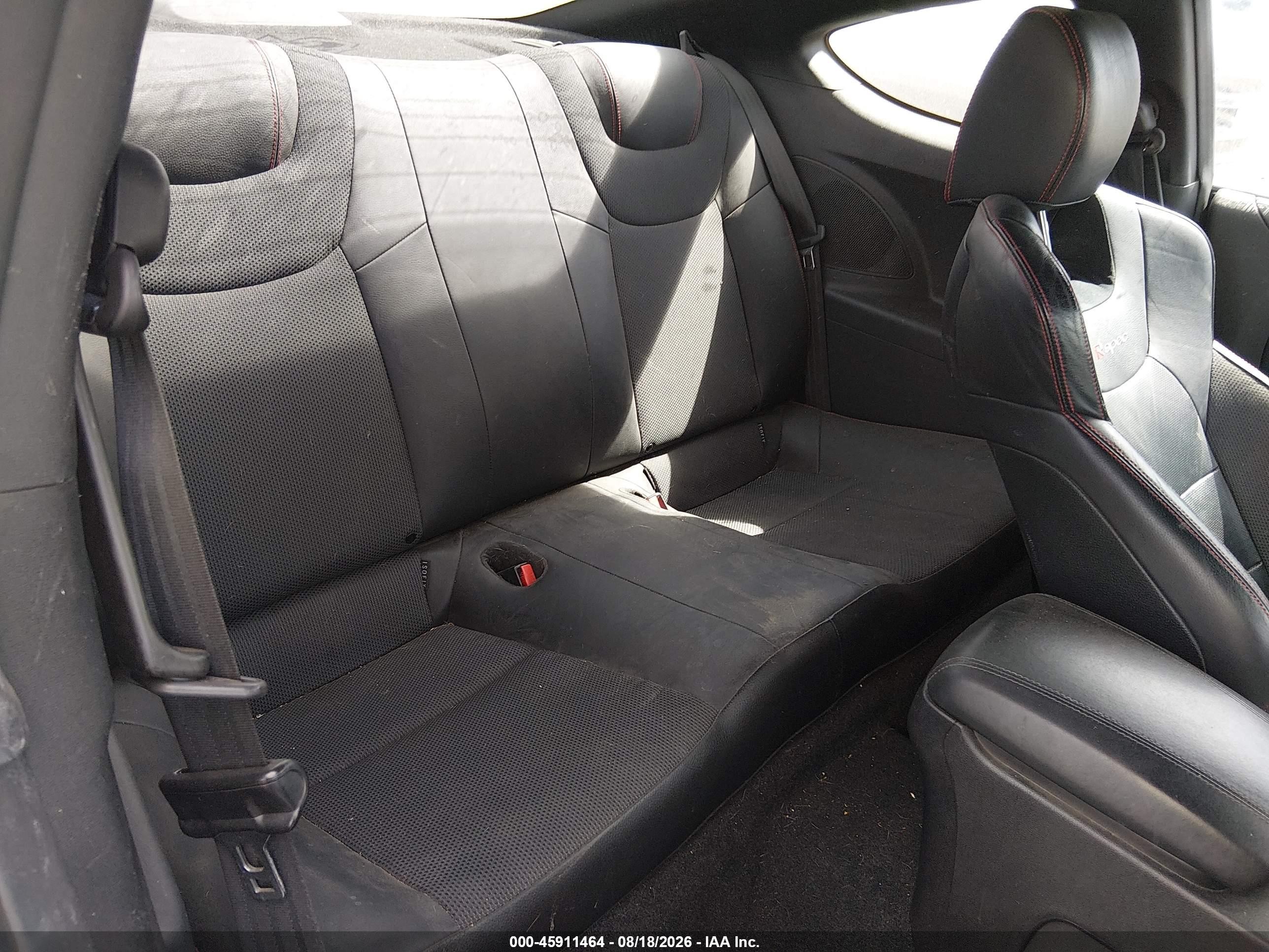 2014 Hyundai Genesis 3.8 R-spec White vin: KMHHU6KJ6EU120011
