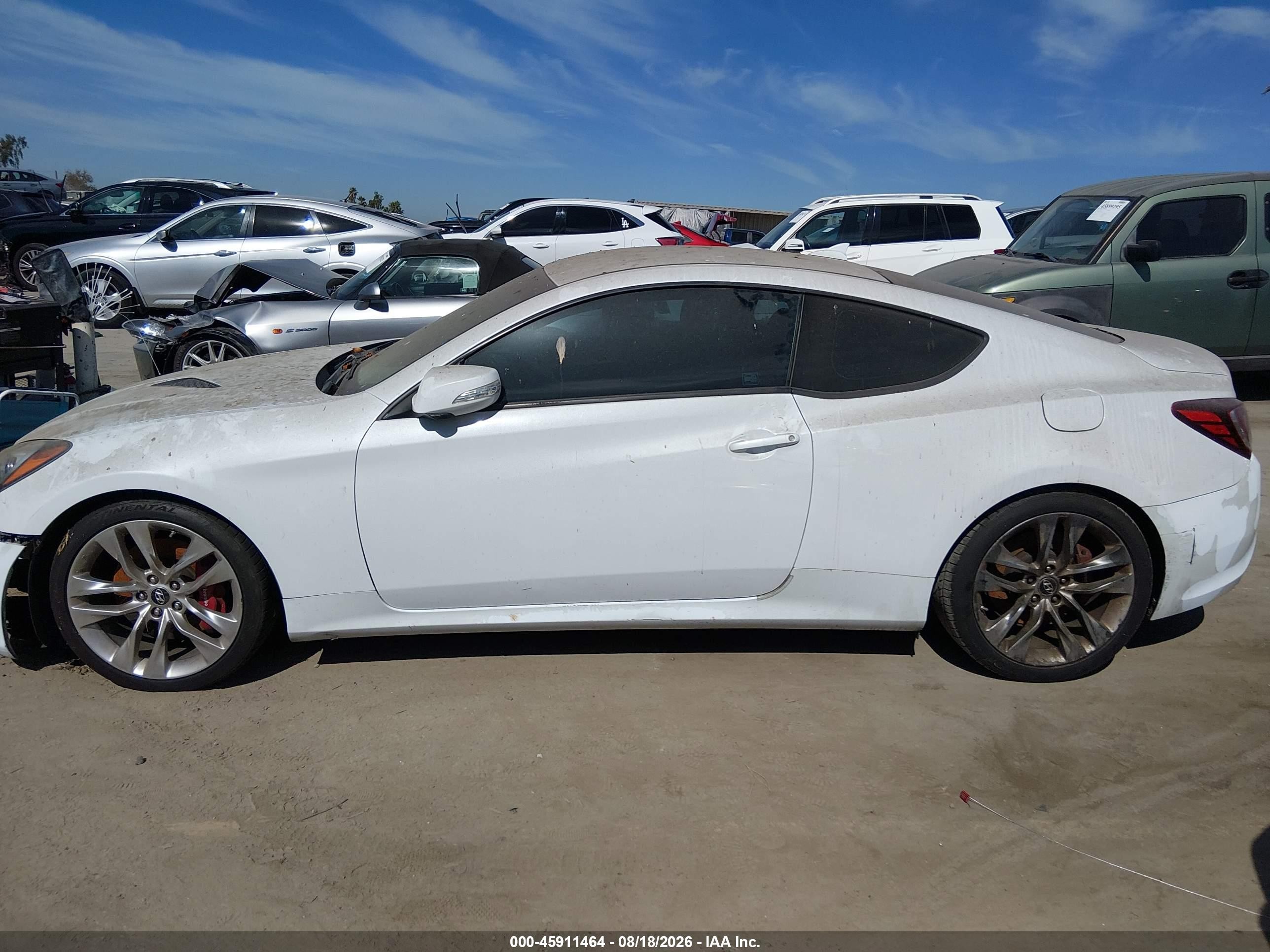 2014 Hyundai Genesis 3.8 R-spec White vin: KMHHU6KJ6EU120011