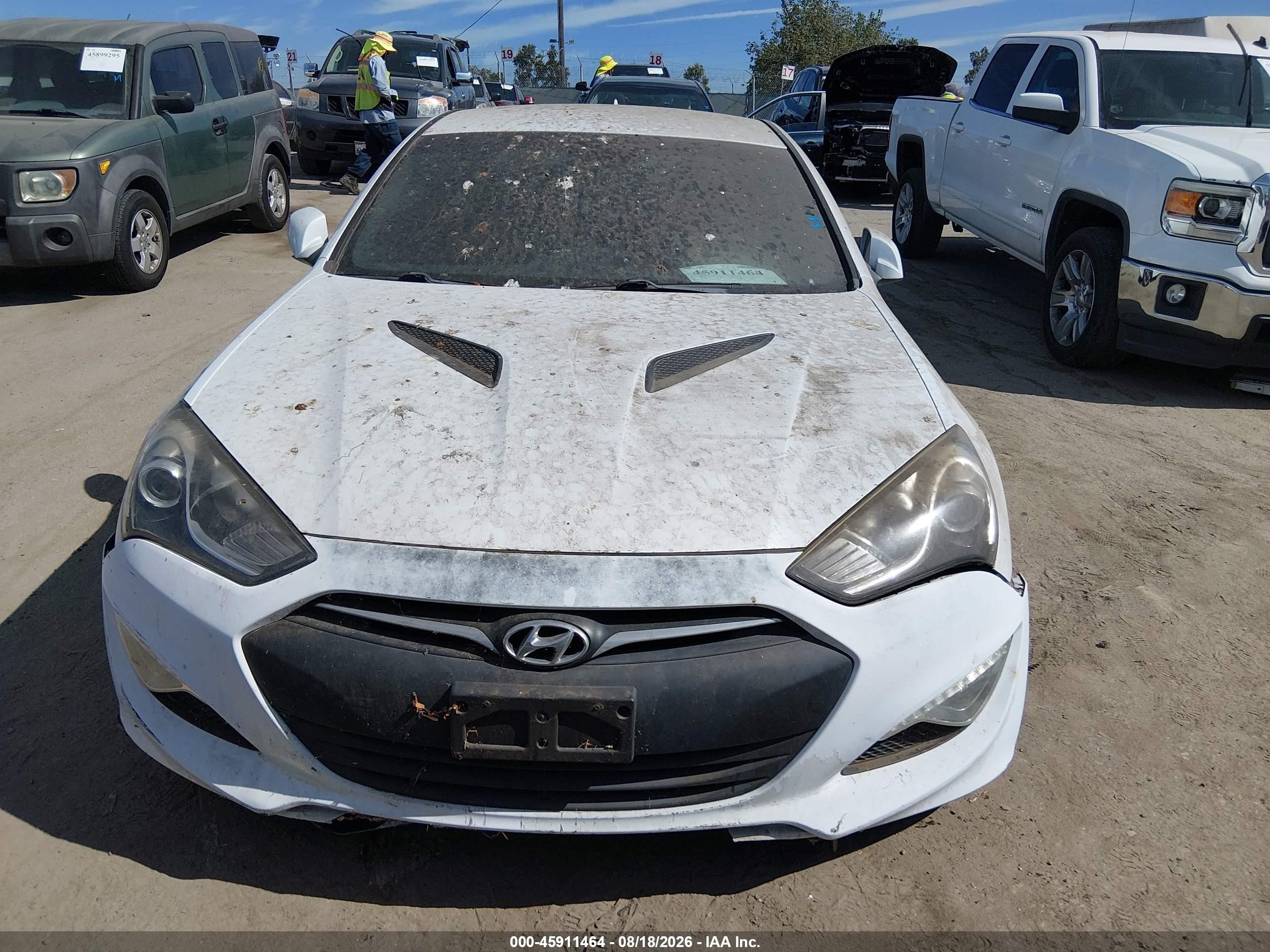 2014 Hyundai Genesis 3.8 R-spec White vin: KMHHU6KJ6EU120011