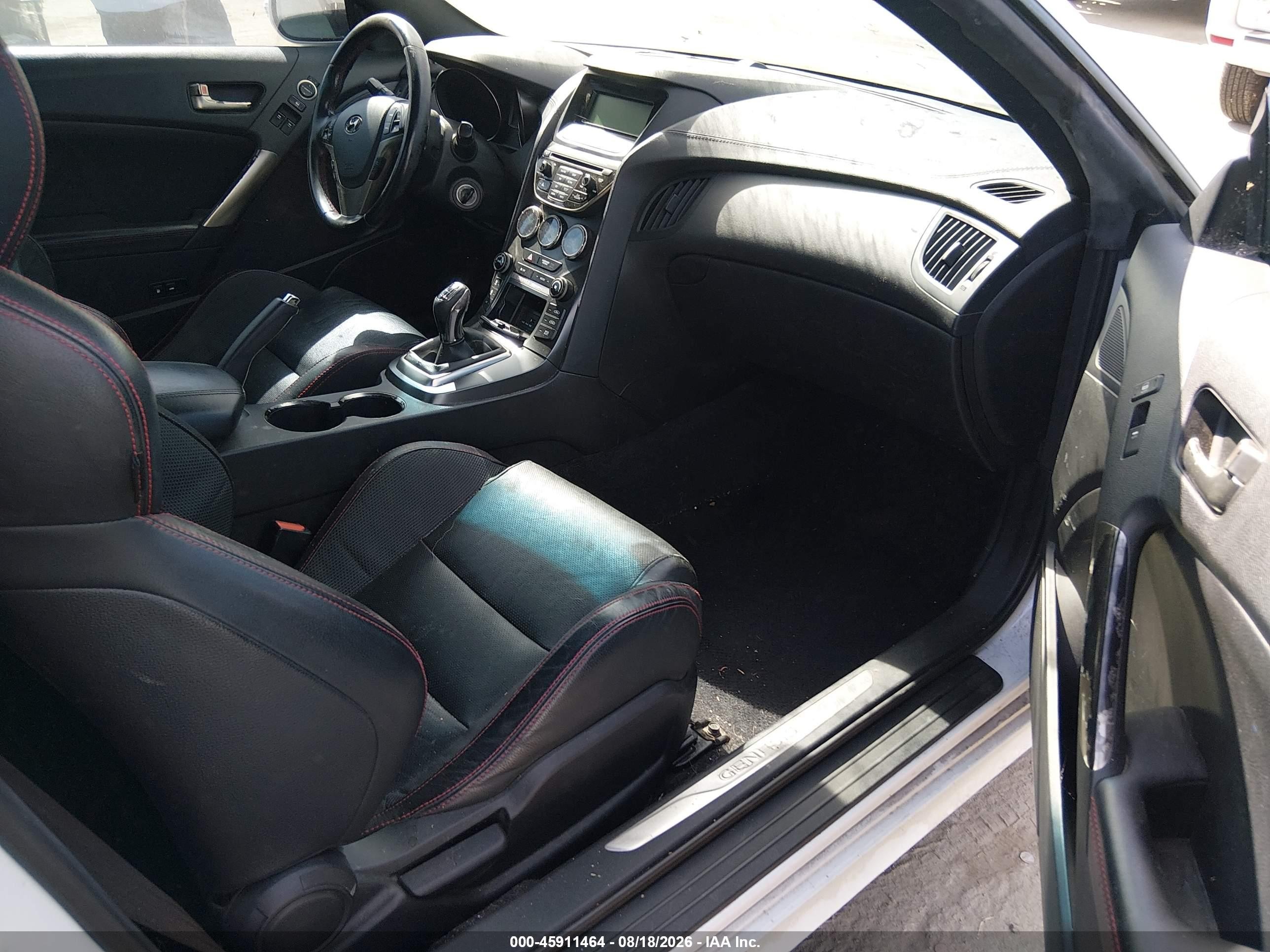 2014 Hyundai Genesis 3.8 R-spec White vin: KMHHU6KJ6EU120011