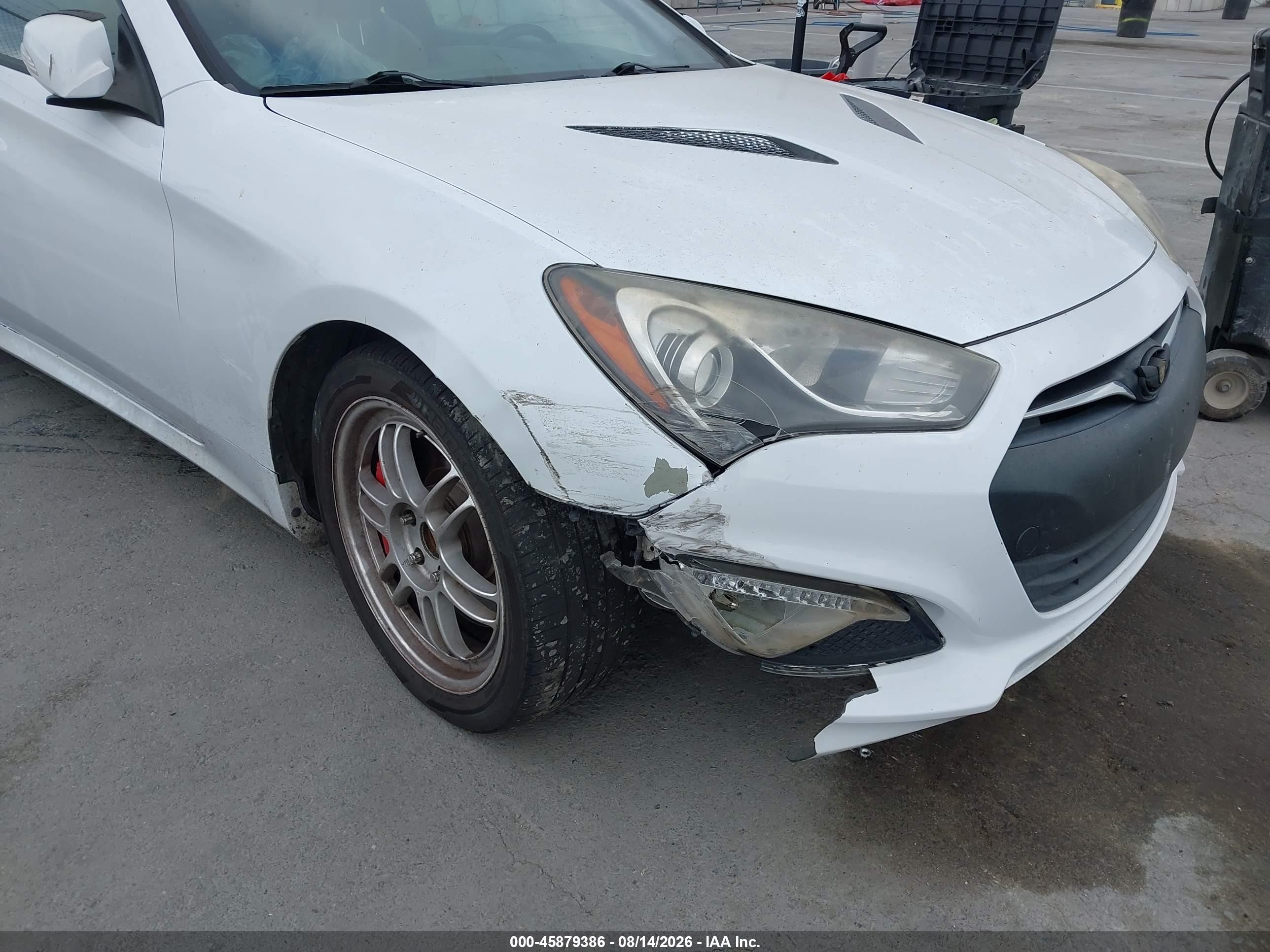 2015 Hyundai Genesis 3.8 Ultimate White vin: KMHHU6KJ6FU127932