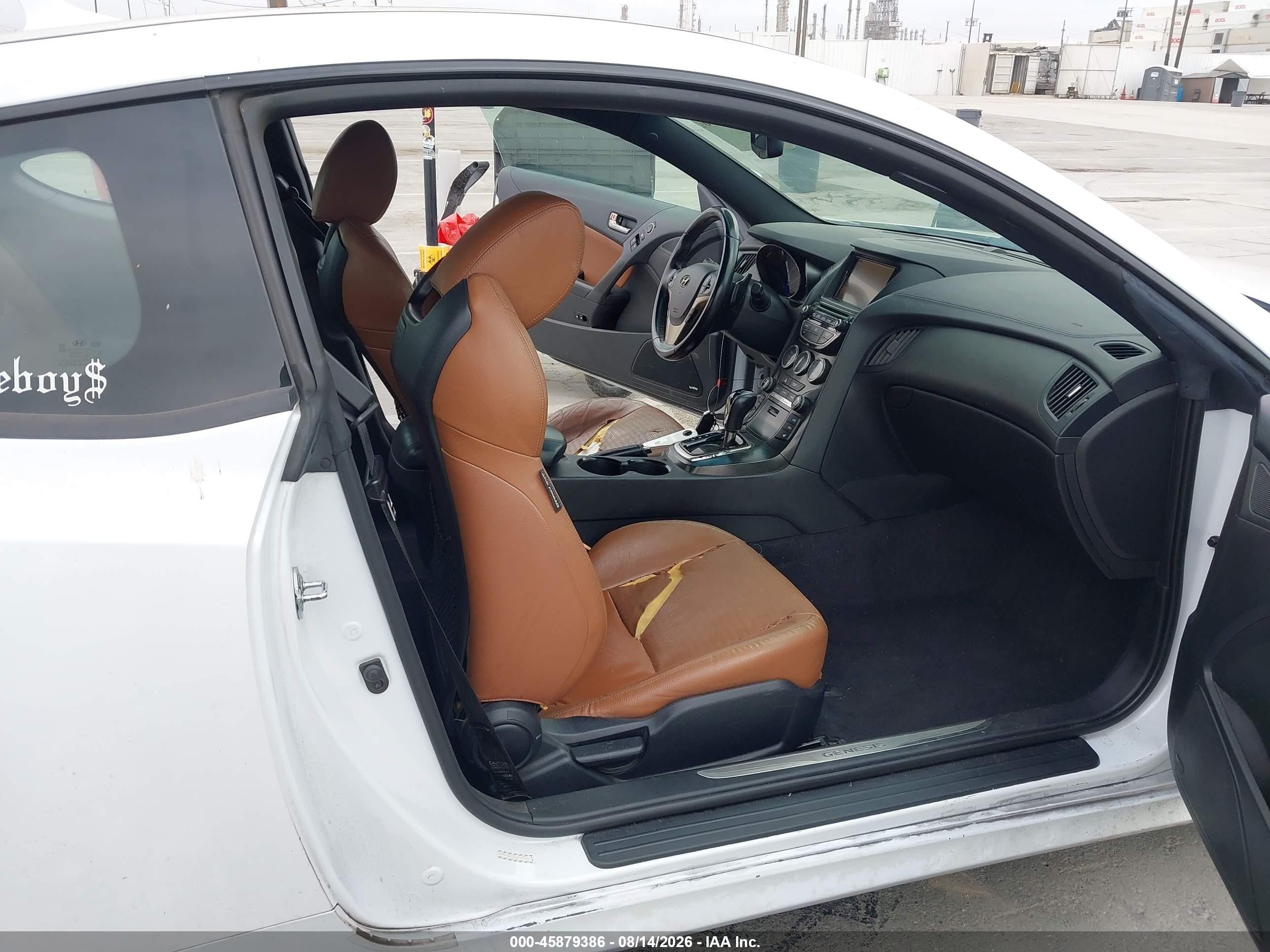 2015 Hyundai Genesis 3.8 Ultimate White vin: KMHHU6KJ6FU127932