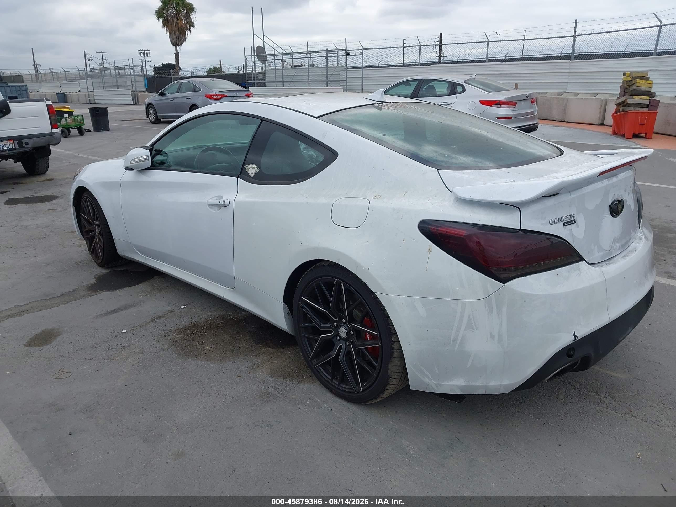 2015 Hyundai Genesis 3.8 Ultimate White vin: KMHHU6KJ6FU127932