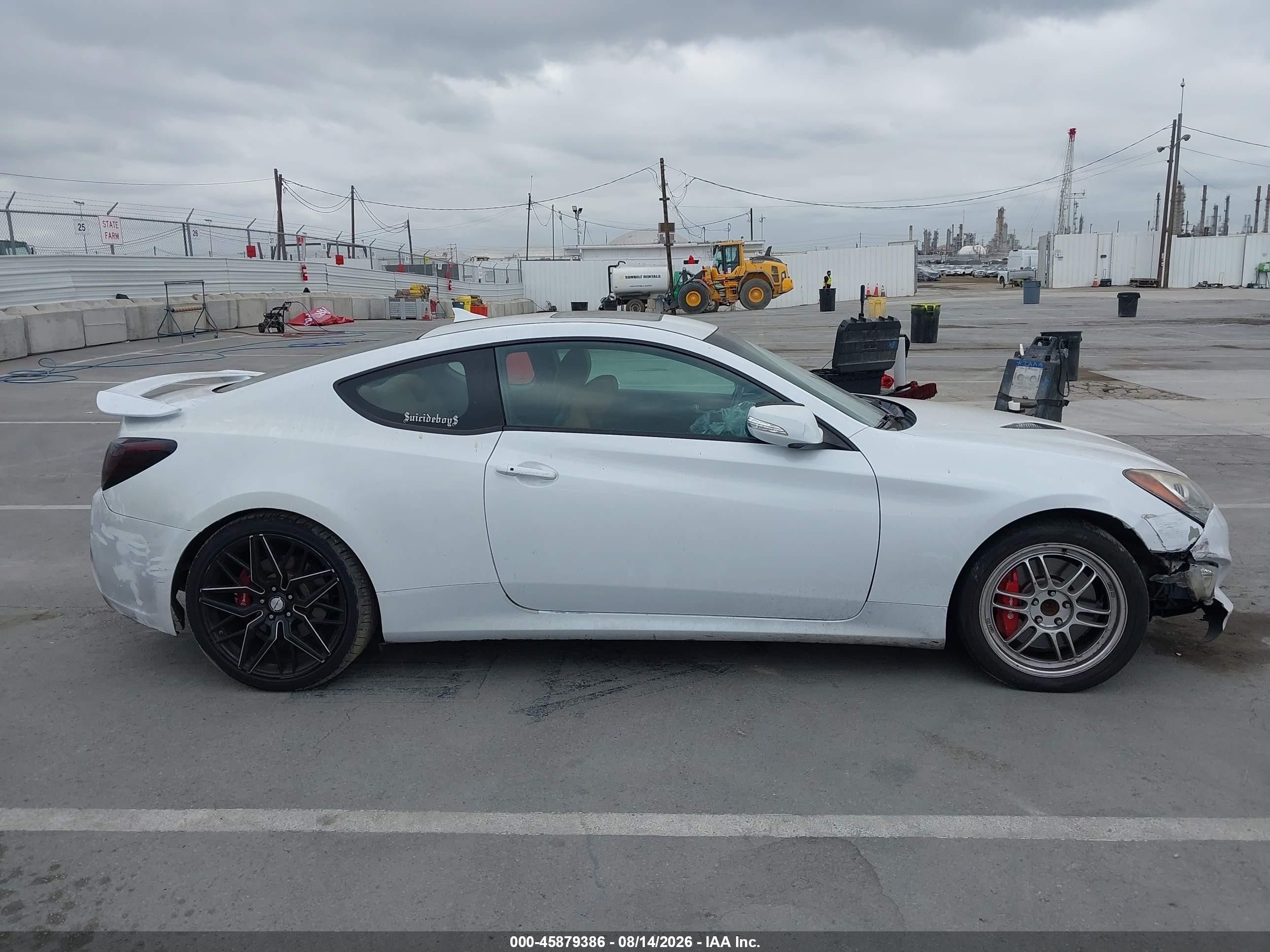 2015 Hyundai Genesis 3.8 Ultimate White vin: KMHHU6KJ6FU127932