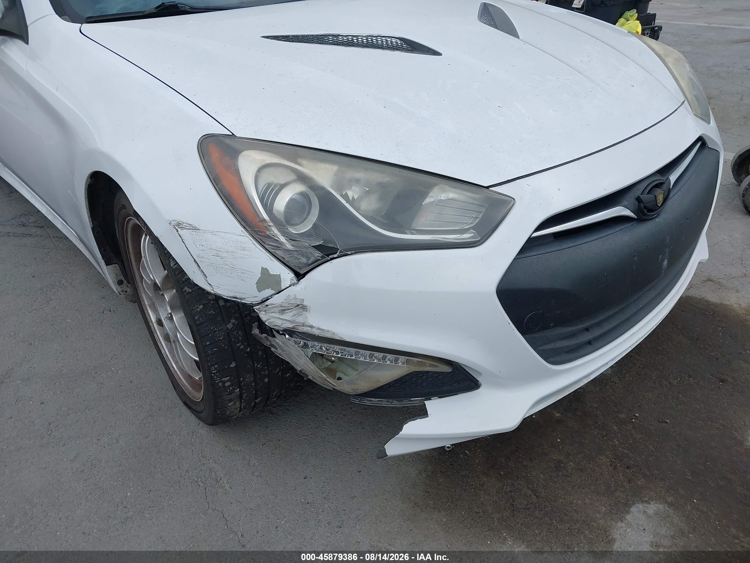 2015 Hyundai Genesis 3.8 Ultimate White vin: KMHHU6KJ6FU127932