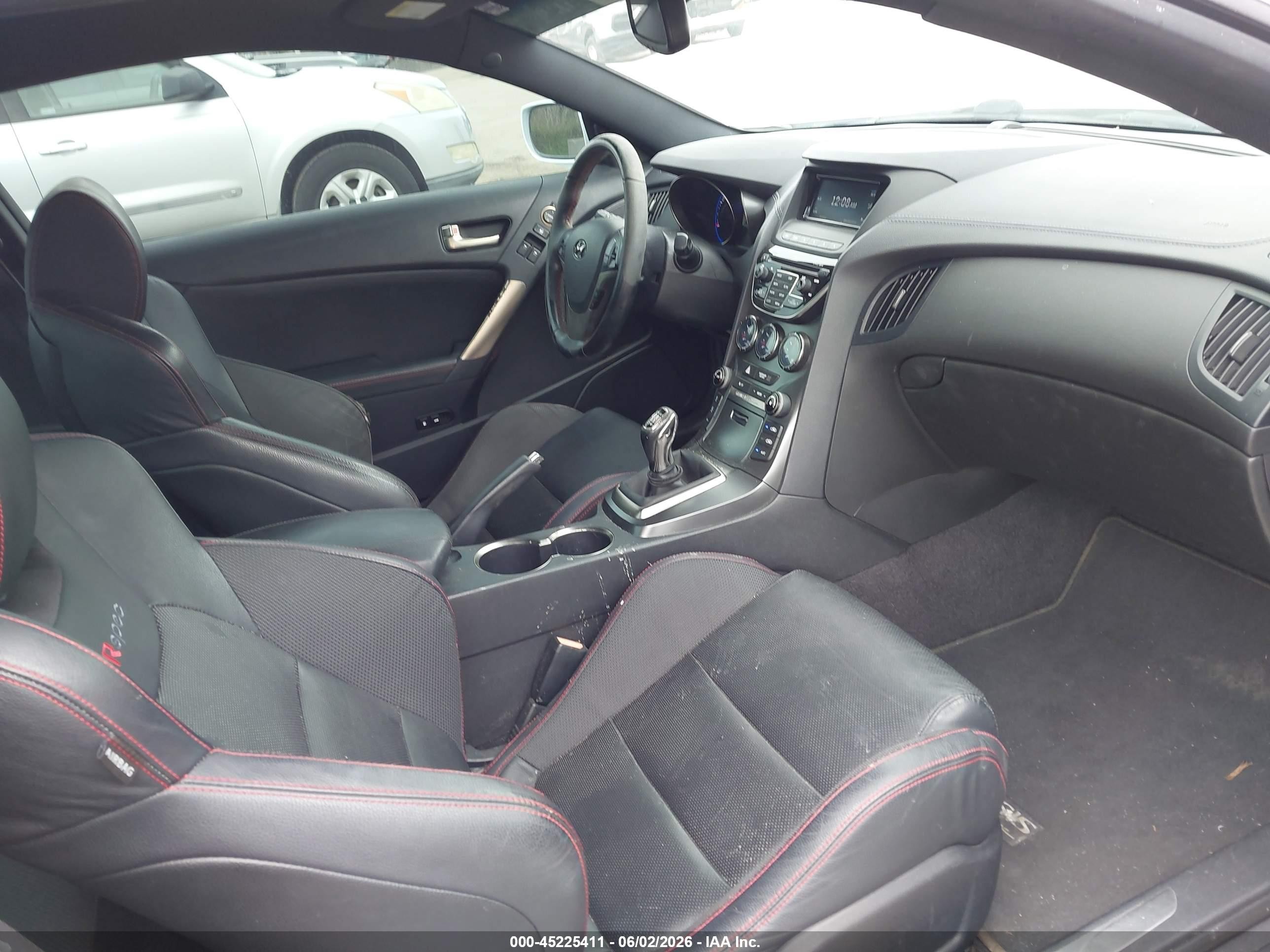 2016 Hyundai Genesis 3.8 R-spec White vin: KMHHU6KJ6GU136678