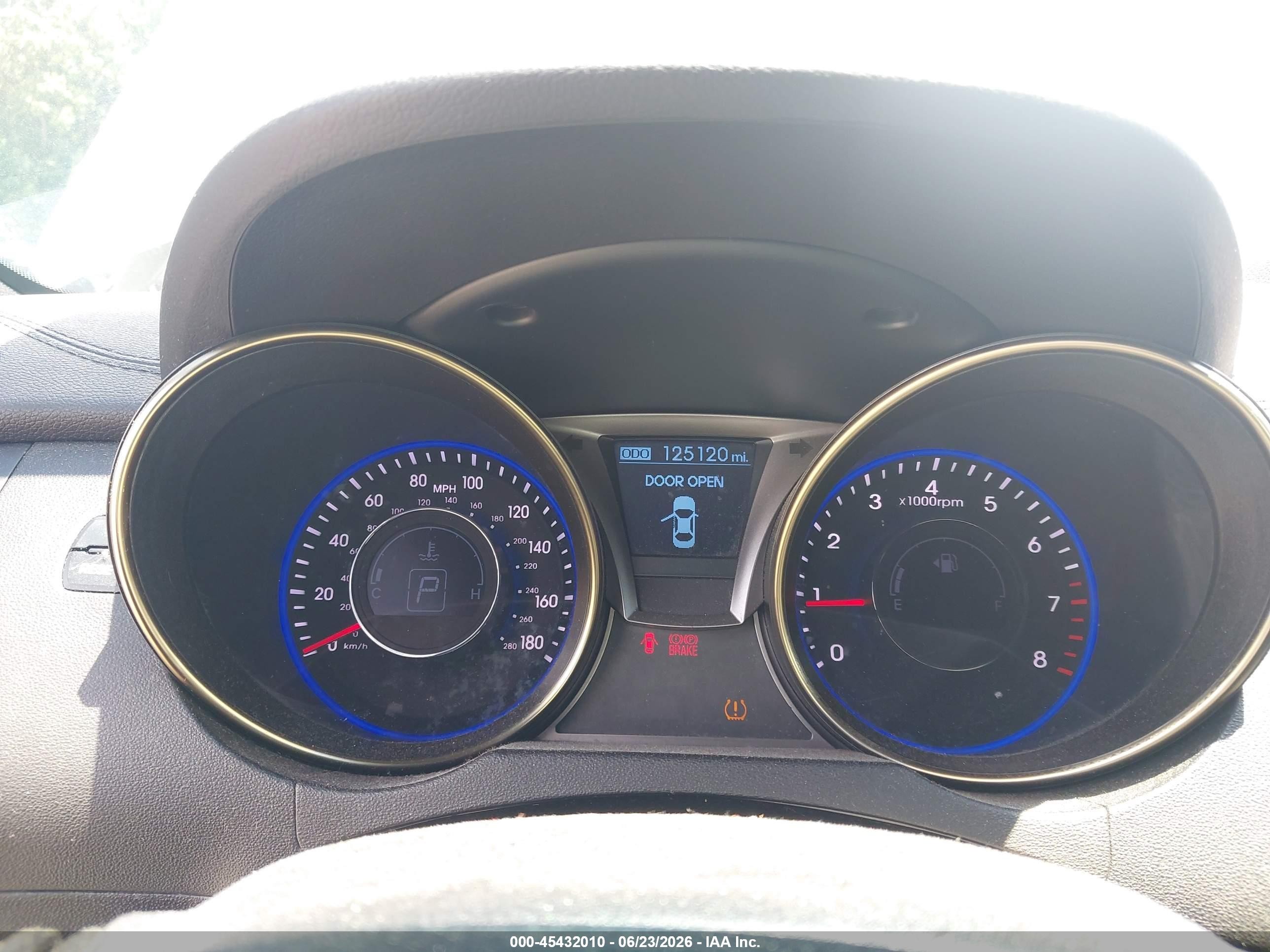 2013 Hyundai Genesis 3.8 Grand Touring Silver vin: KMHHU6KJ8DU086149