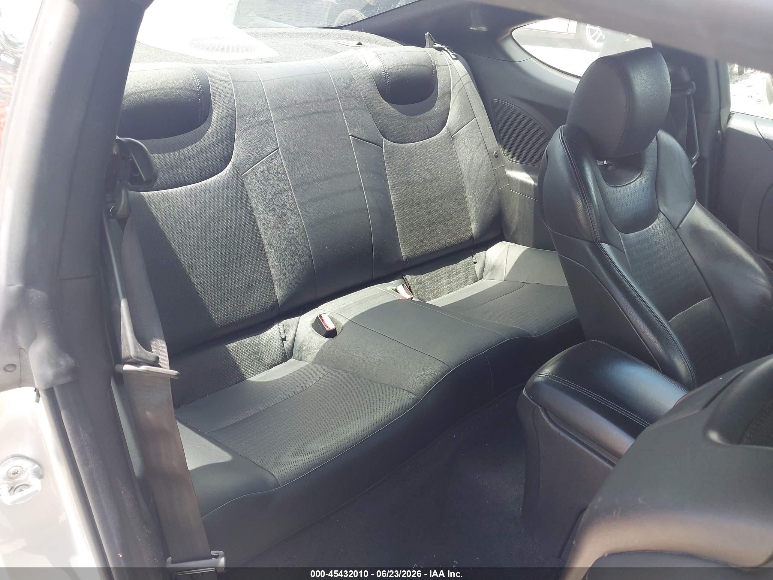 2013 Hyundai Genesis 3.8 Grand Touring Silver vin: KMHHU6KJ8DU086149