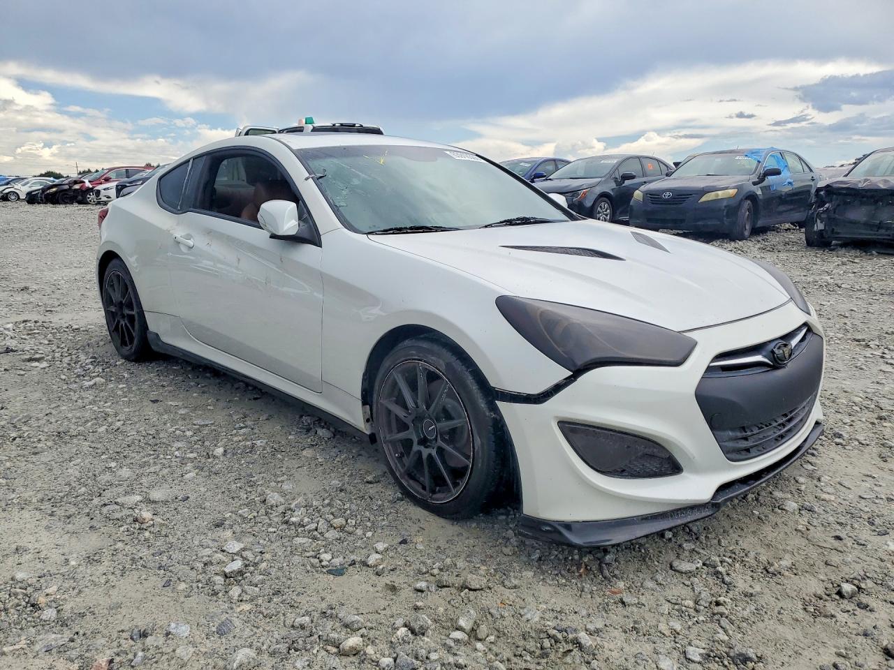 2013 Hyundai Genesis Coupe 3.8 Grand Touring White vin: KMHHU6KJ8DU091299