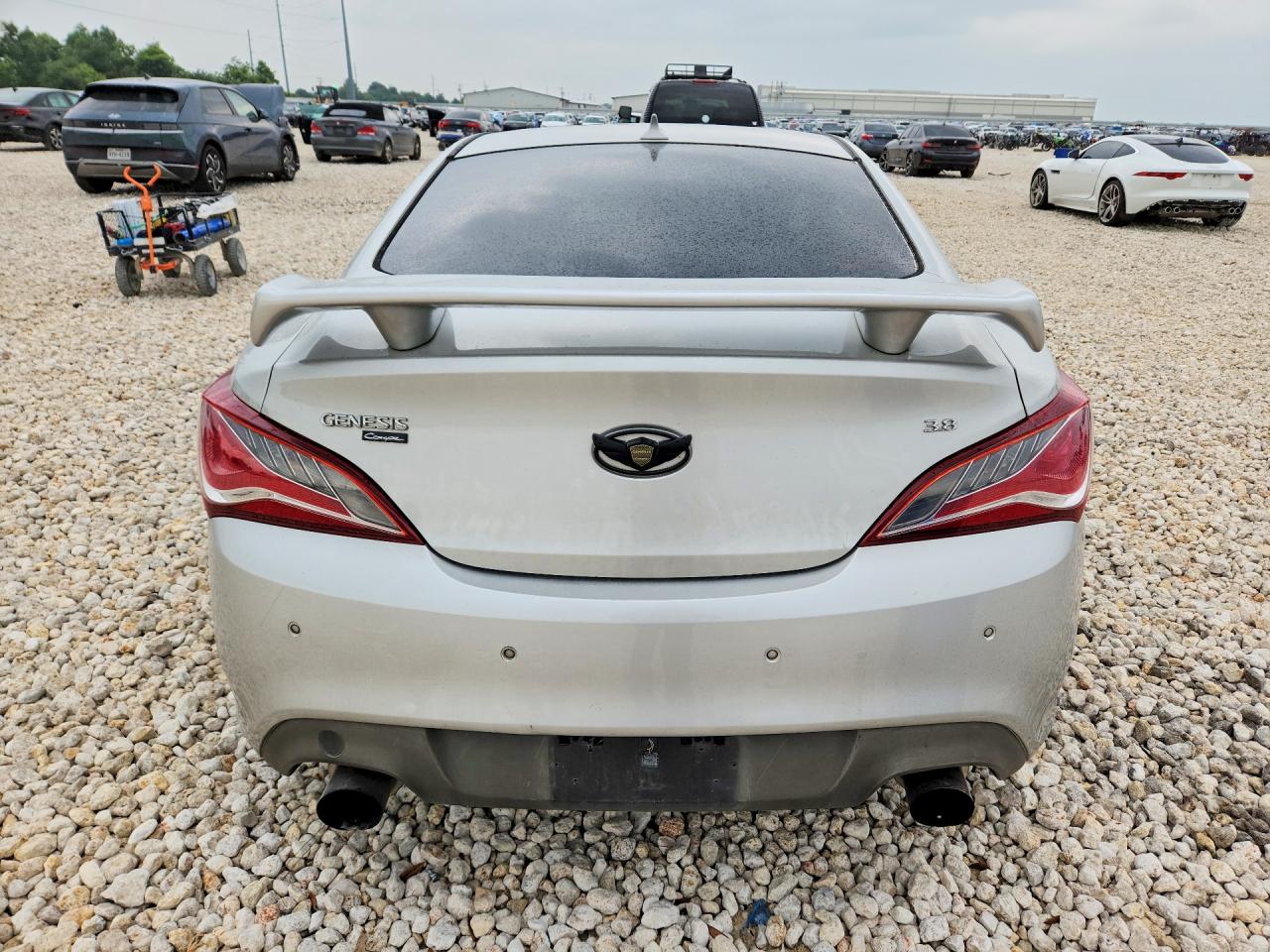 2013 Hyundai Genesis Coupe 3.8l Silver vin: KMHHU6KJ8DU092131