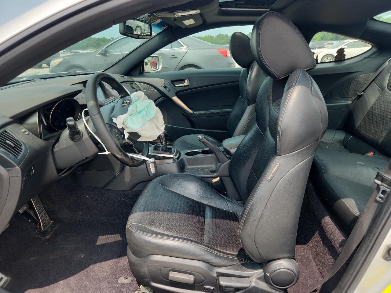 2013 Hyundai Genesis Coupe 3.8l Silver vin: KMHHU6KJ8DU112488