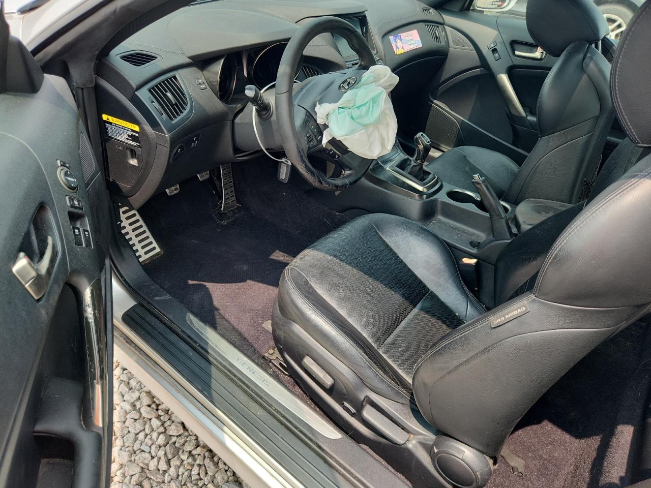 2013 Hyundai Genesis Coupe 3.8l Silver vin: KMHHU6KJ8DU112488