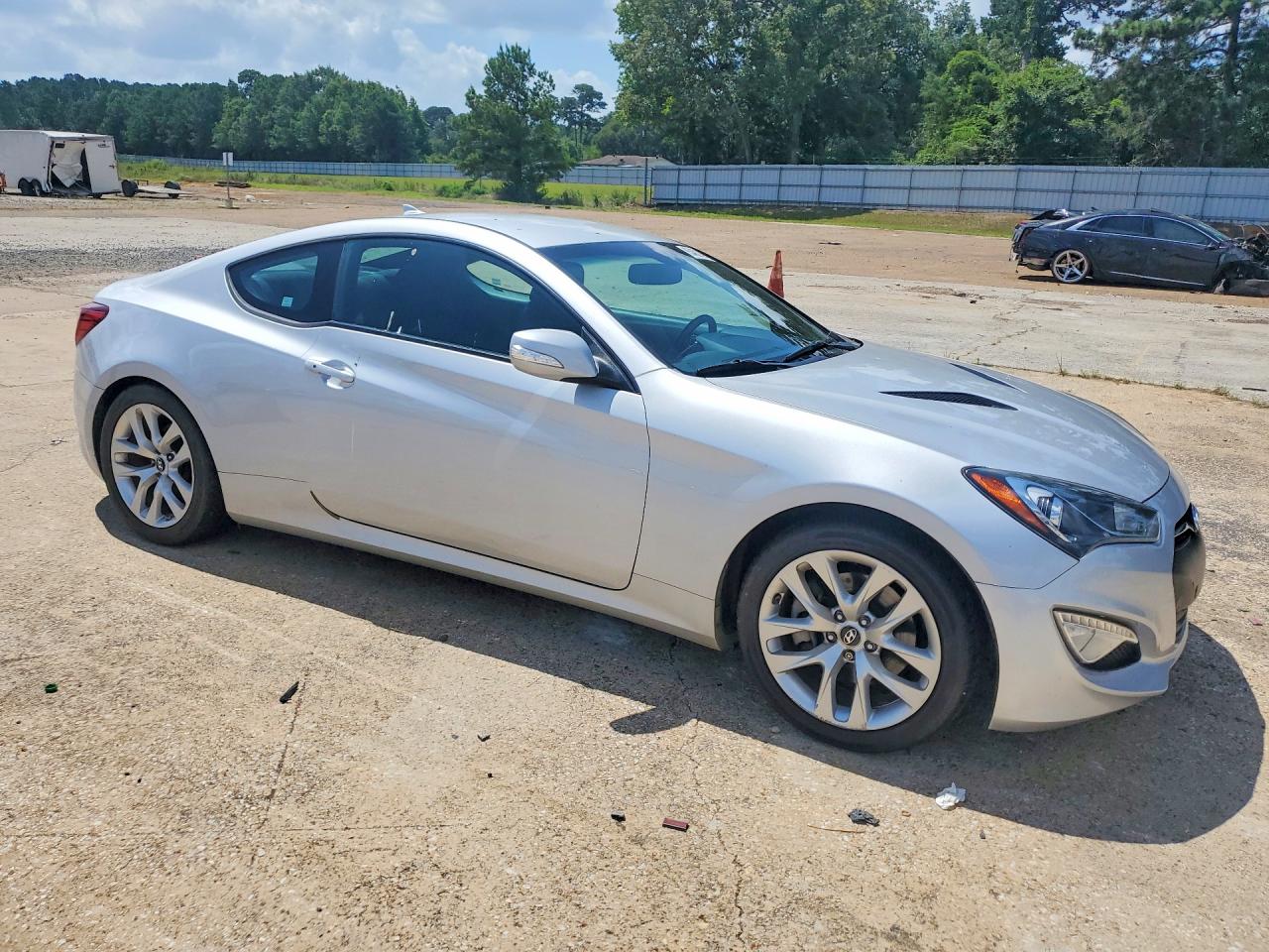 2015 Hyundai Genesis Coupe 3.8 Серебряный vin: KMHHU6KJ8FU124370