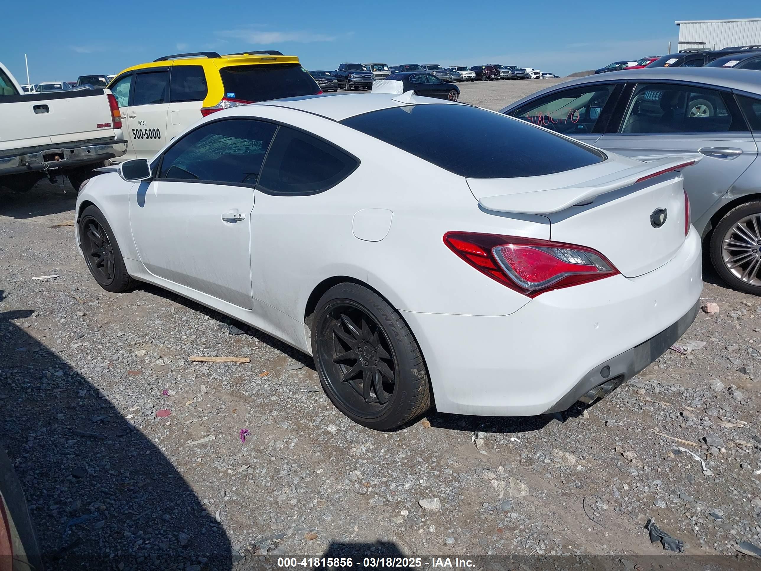 2015 Hyundai Genesis 3.8 Ultimate White vin: KMHHU6KJ8FU130878