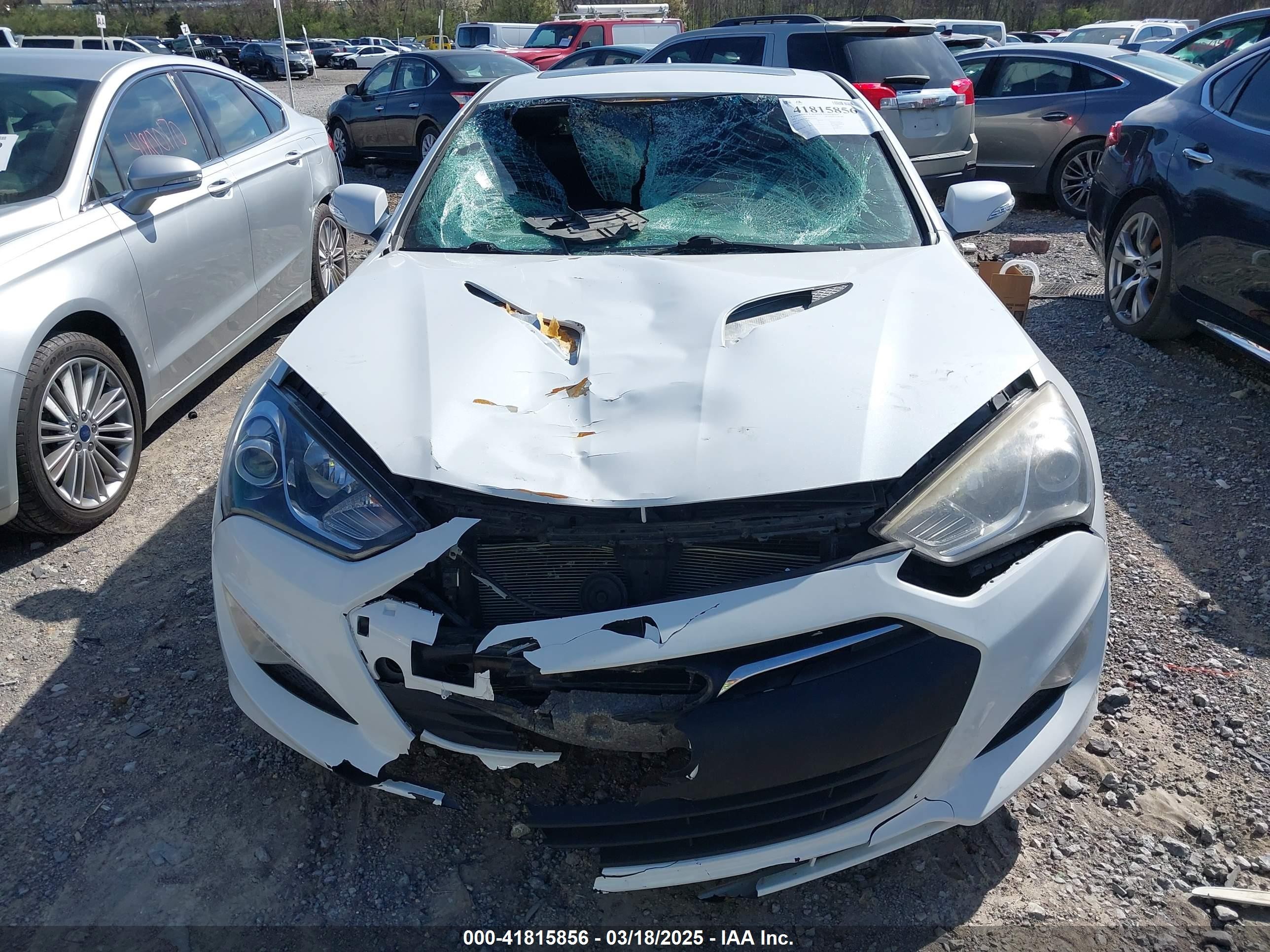 2015 Hyundai Genesis 3.8 Ultimate White vin: KMHHU6KJ8FU130878