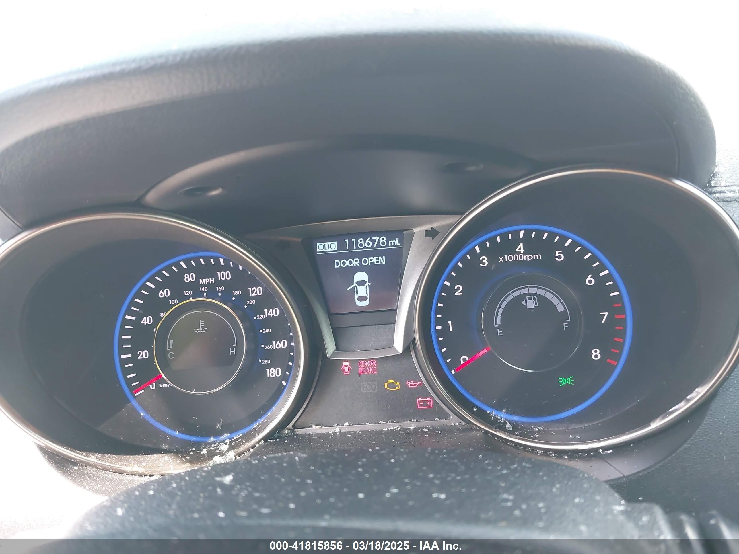 2015 Hyundai Genesis 3.8 Ultimate White vin: KMHHU6KJ8FU130878