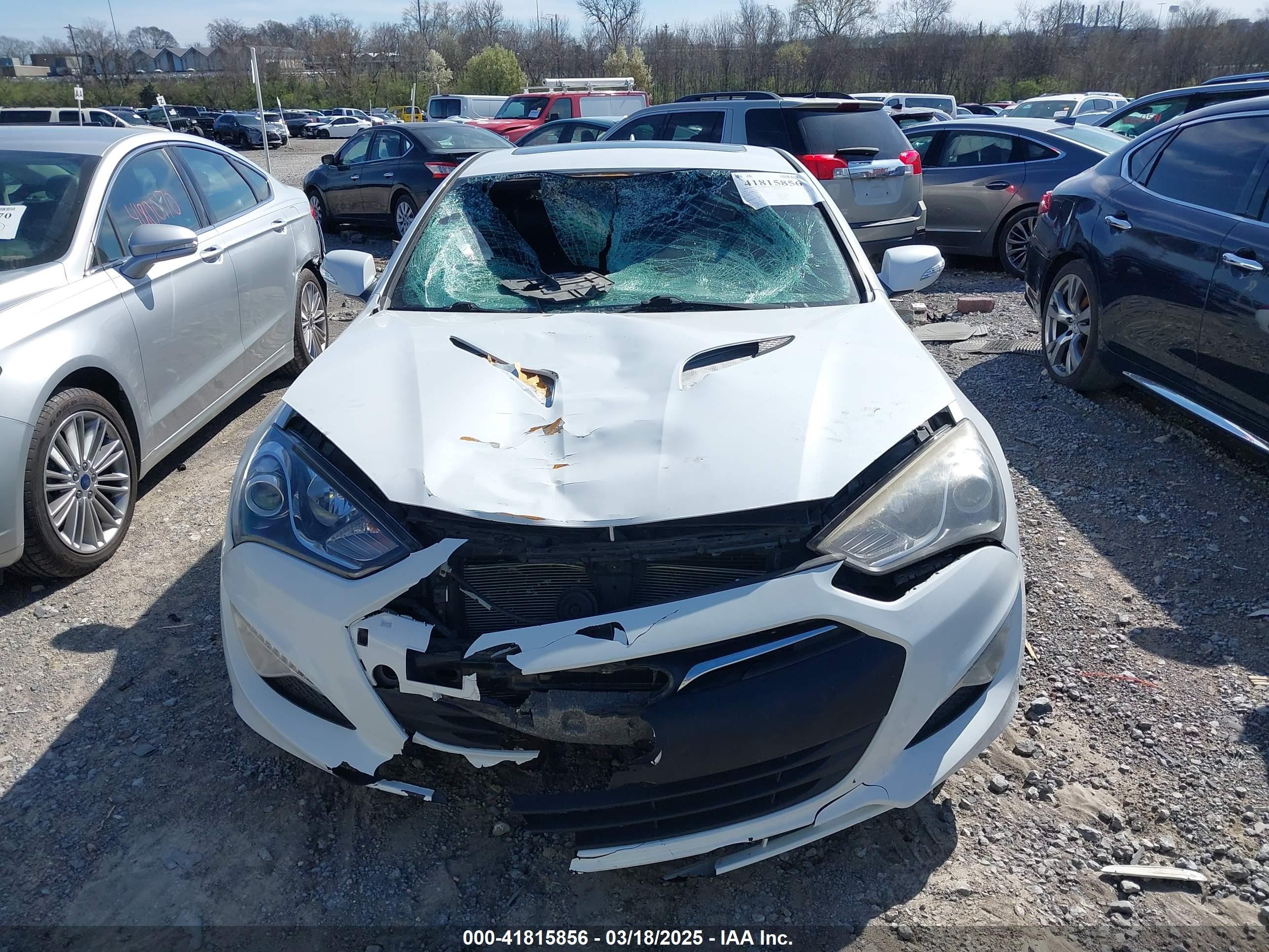2015 Hyundai Genesis 3.8 Ultimate White vin: KMHHU6KJ8FU130878
