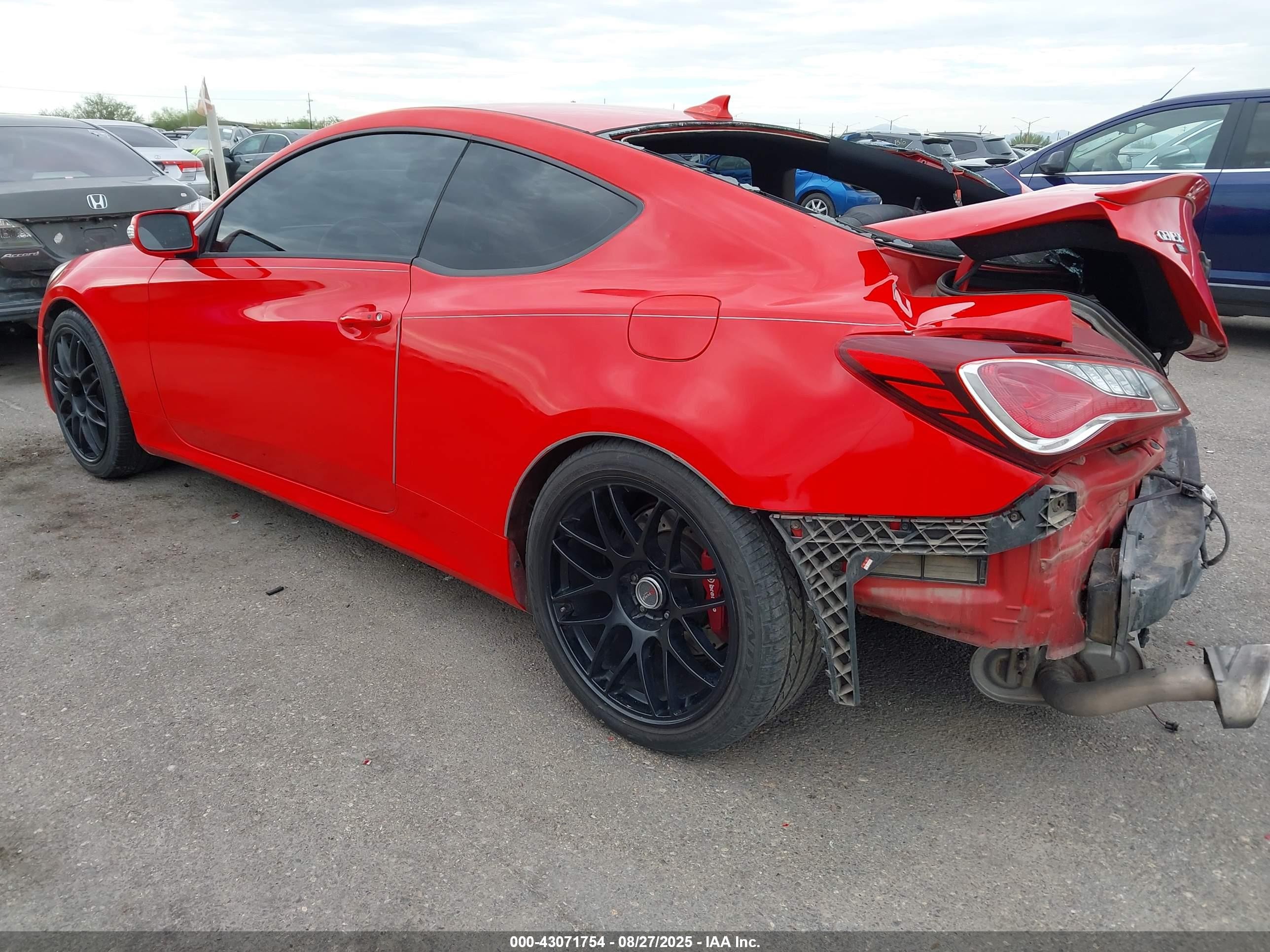 2015 Hyundai Genesis 3.8 R-spec Красный vin: KMHHU6KJ9FU121977