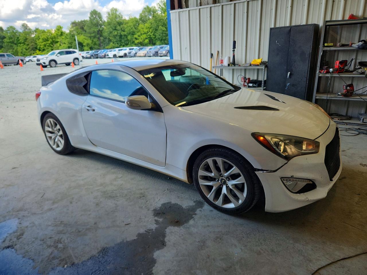 2015 Hyundai Genesis Coupe 3.8 White vin: KMHHU6KJ9FU122272