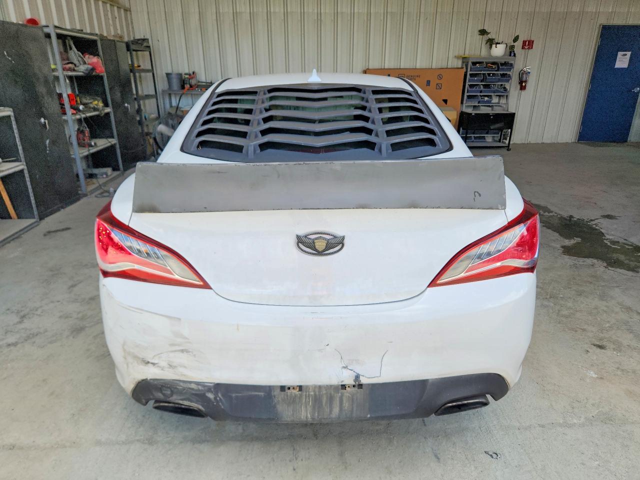 2015 Hyundai Genesis Coupe 3.8 White vin: KMHHU6KJ9FU122272