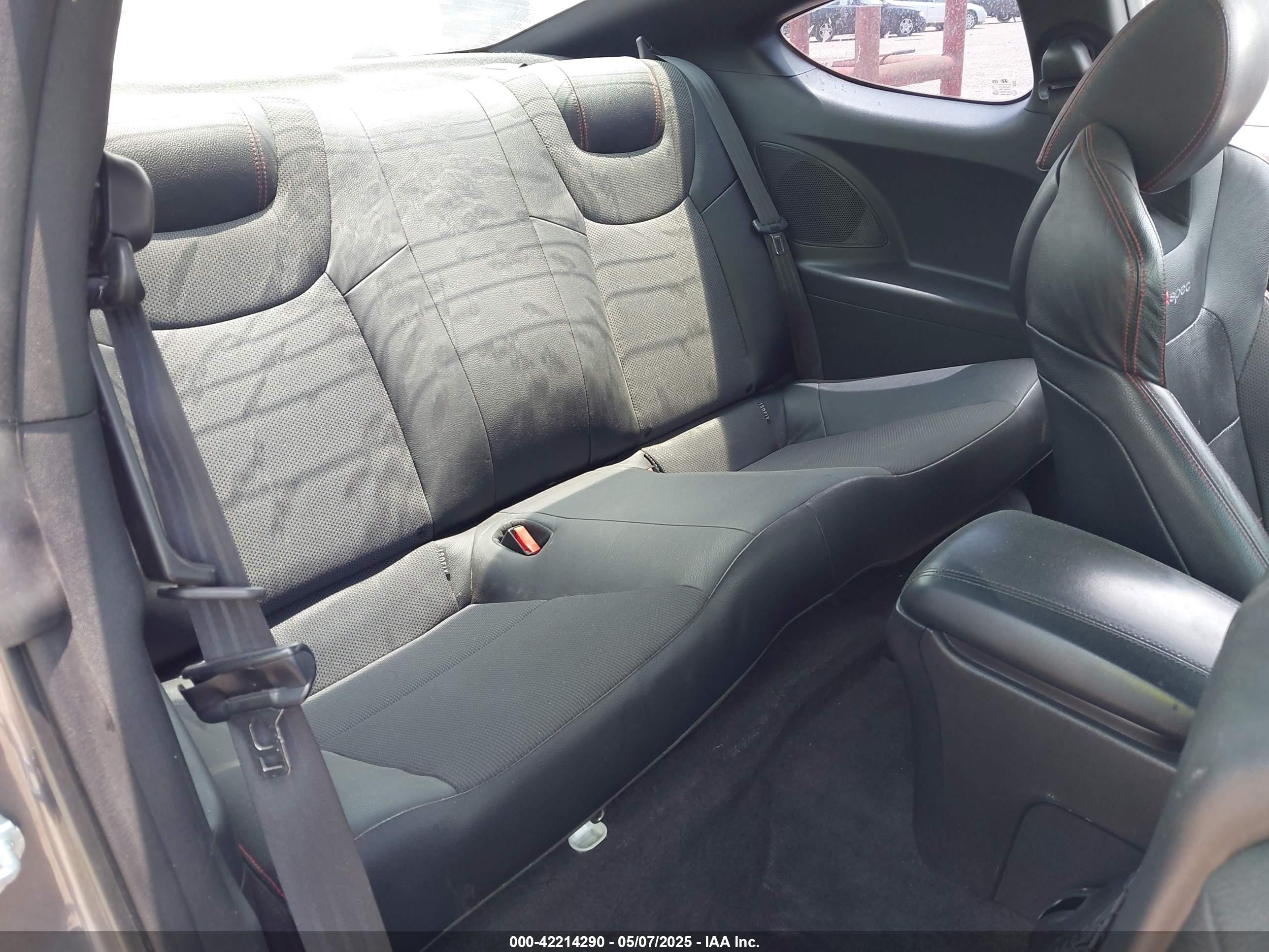 2015 Hyundai Genesis   Gray vin: KMHHU6KJ9FU124846