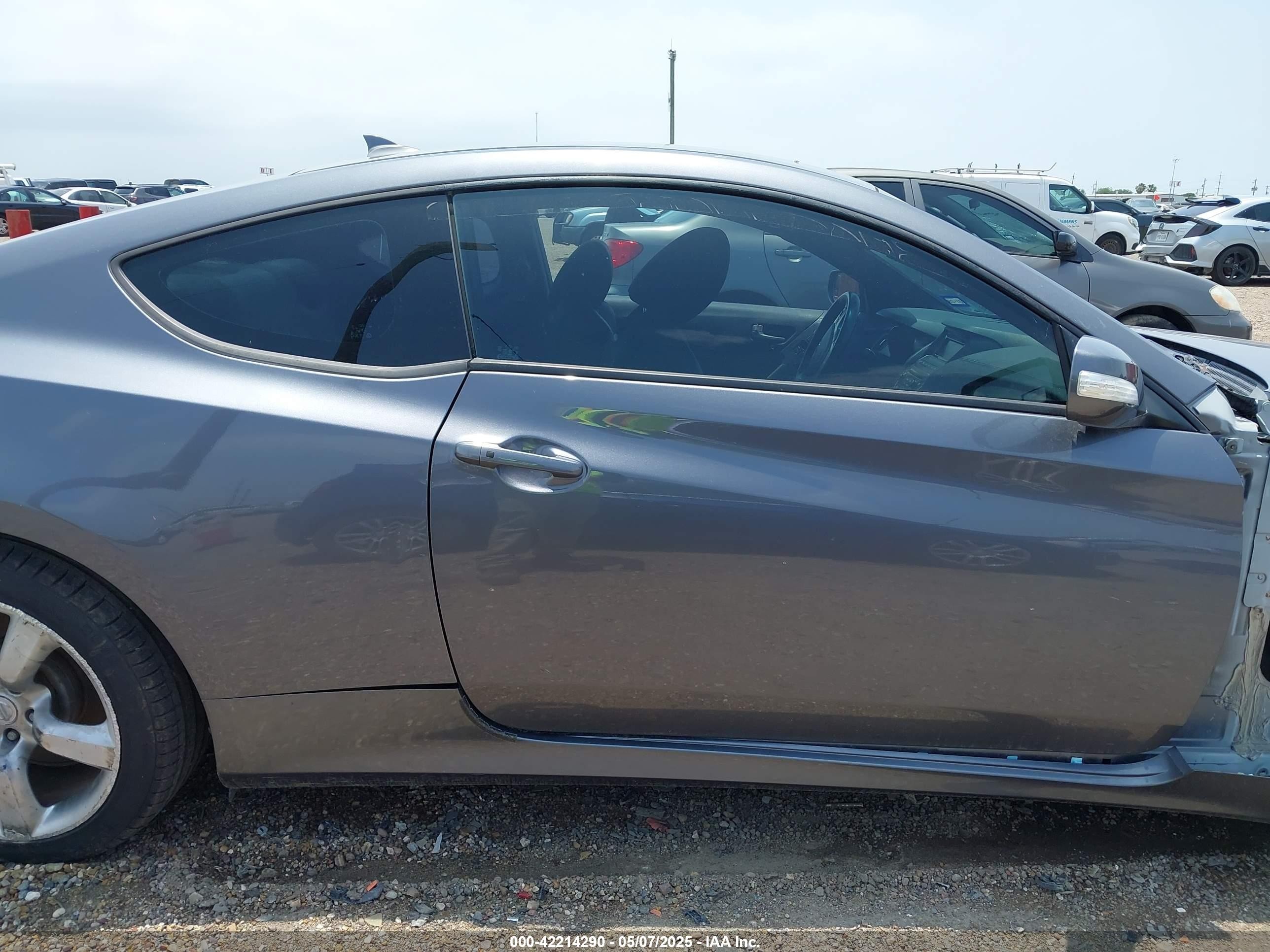2015 Hyundai Genesis   Gray vin: KMHHU6KJ9FU124846