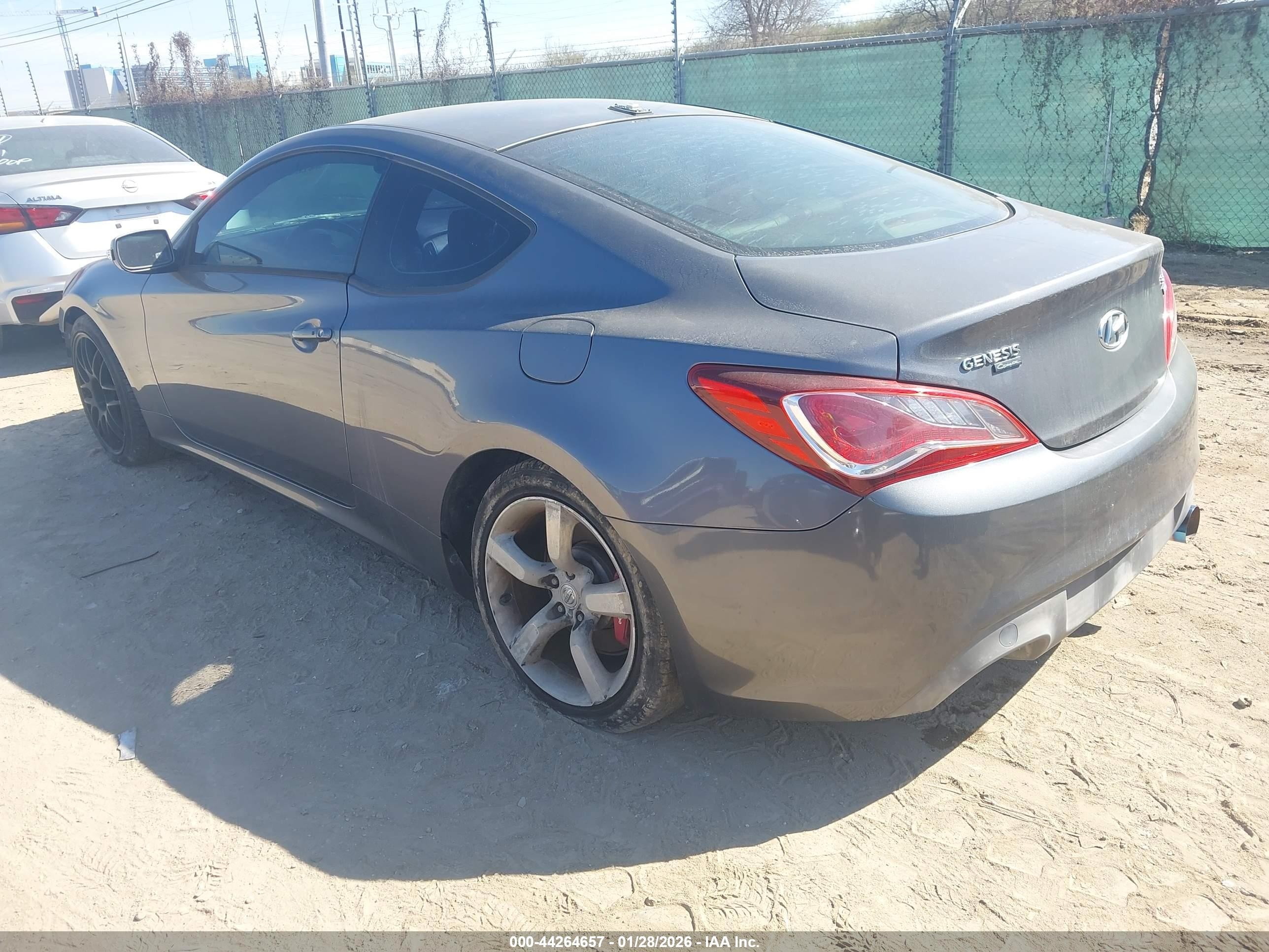 2015 Hyundai Genesis 3.8 R-spec Gray vin: KMHHU6KJ9FU124846