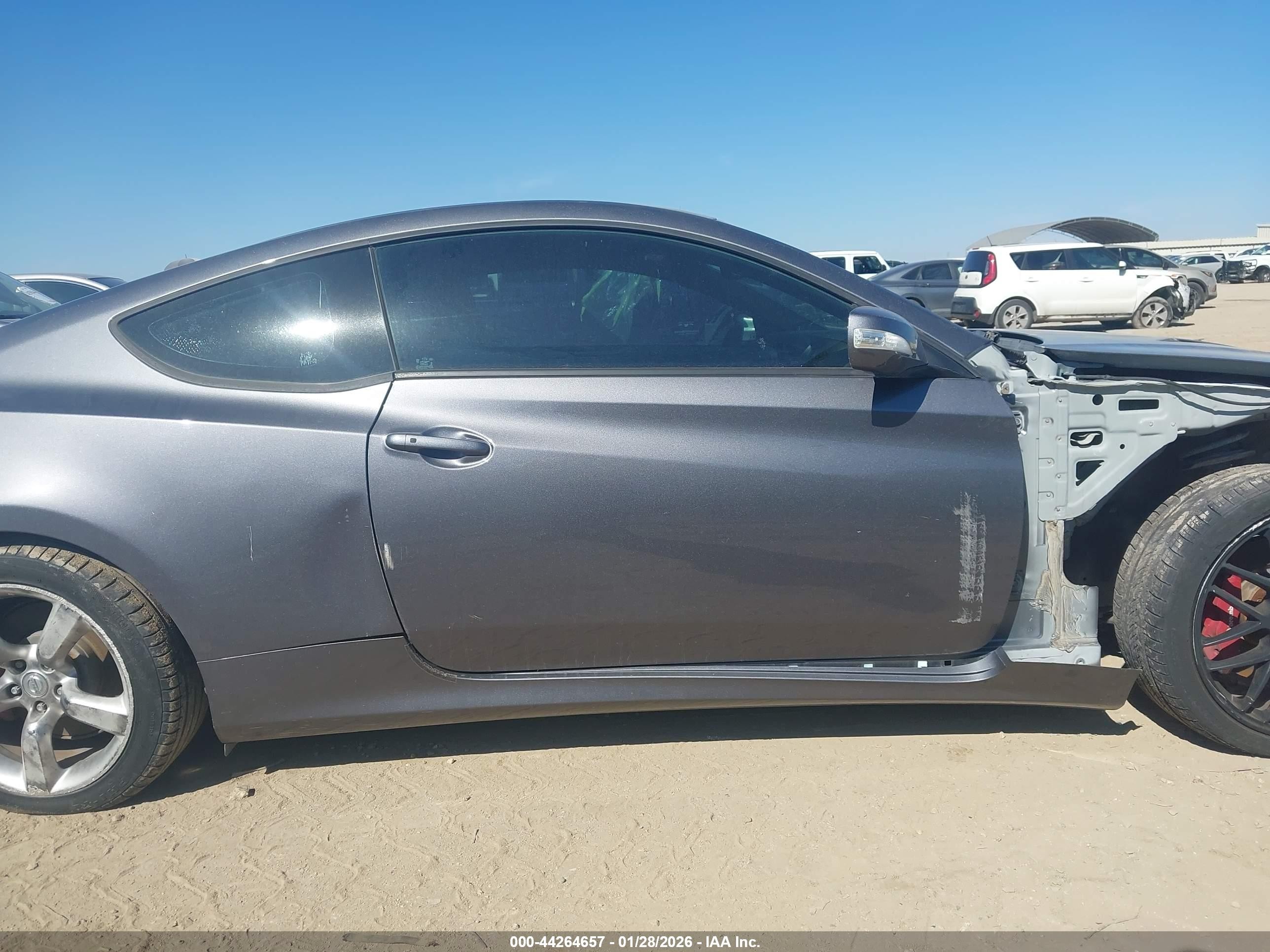 2015 Hyundai Genesis 3.8 R-spec Gray vin: KMHHU6KJ9FU124846
