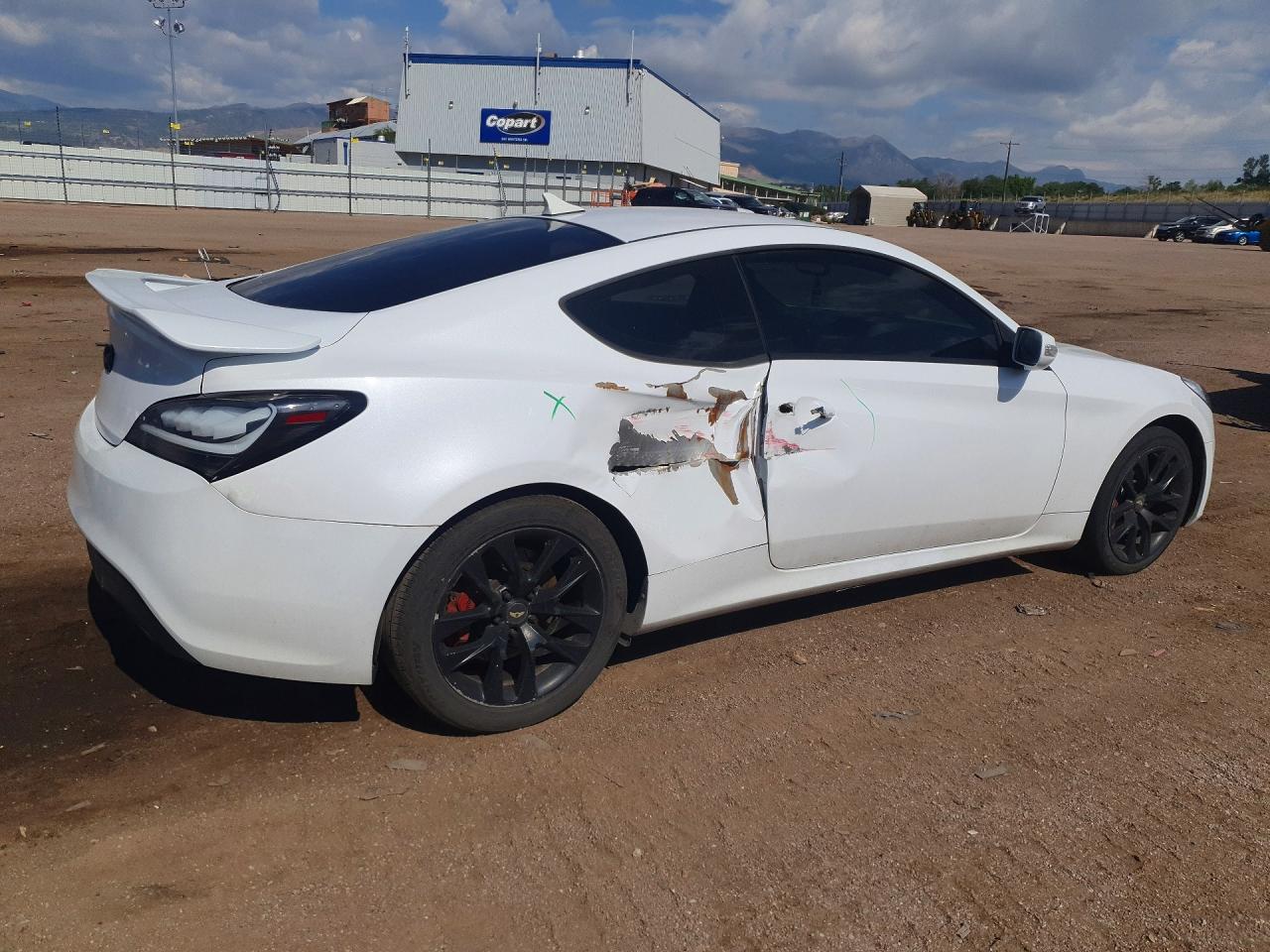 2015 Hyundai Genesis Coupe 3.8 White vin: KMHHU6KJ9FU124894