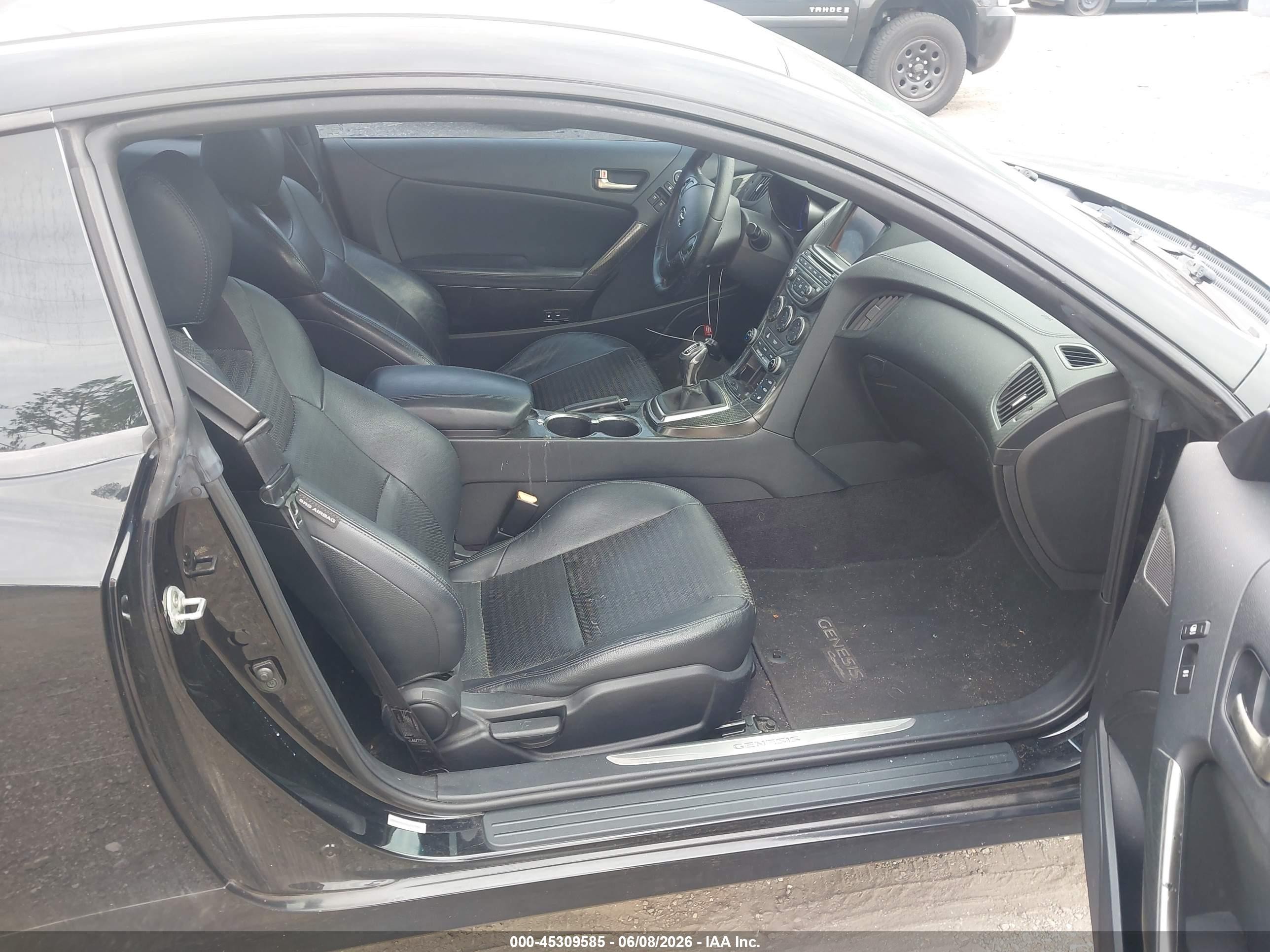 2013 Hyundai Genesis 3.8 Track Black vin: KMHHU6KJXDU105882