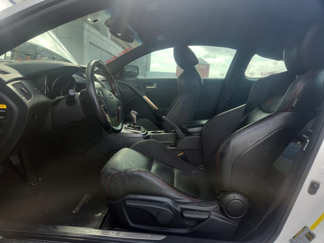 2014 Hyundai Genesis Coupe 3.8l White vin: KMHHU6KJXEU115491