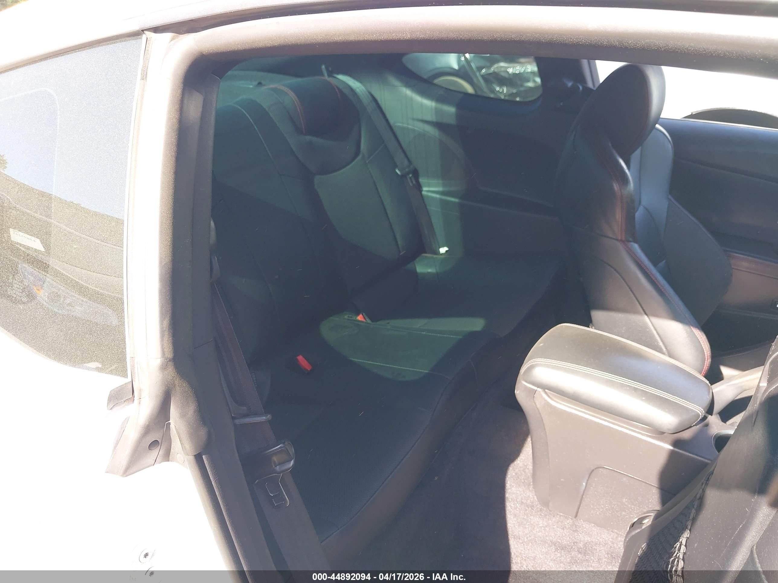 2015 Hyundai Genesis 3.8 R-spec Серебряный vin: KMHHU6KJXFU124774