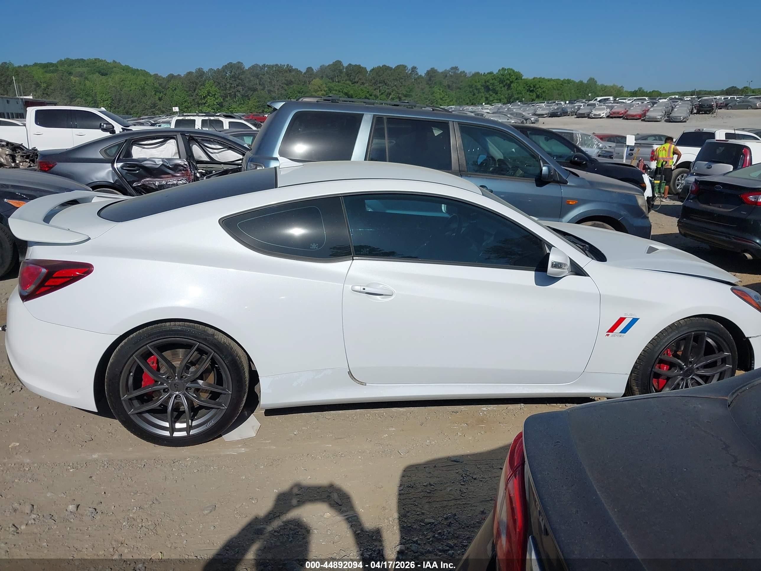 2015 Hyundai Genesis 3.8 R-spec Серебряный vin: KMHHU6KJXFU124774
