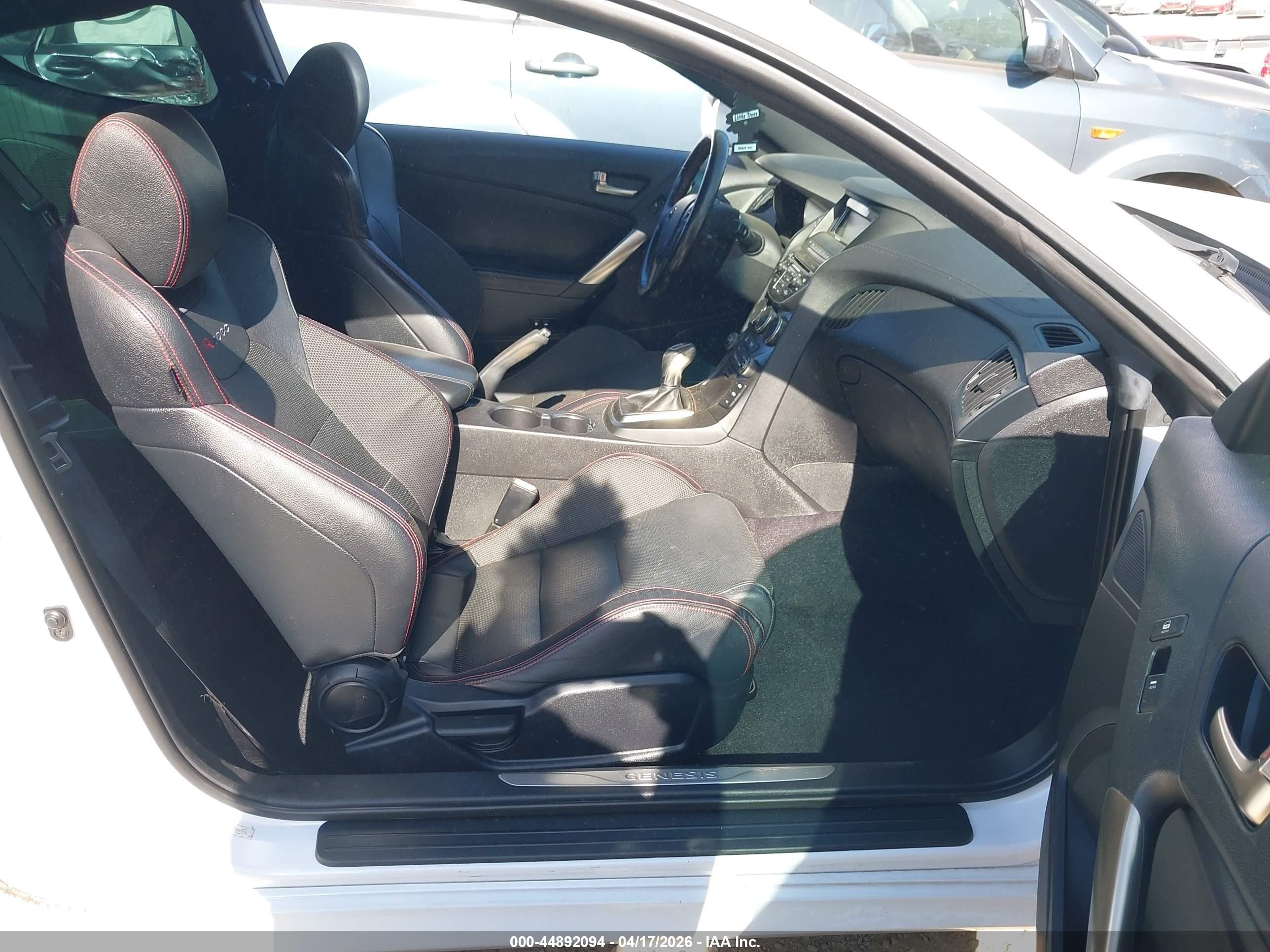 2015 Hyundai Genesis 3.8 R-spec Серебряный vin: KMHHU6KJXFU124774