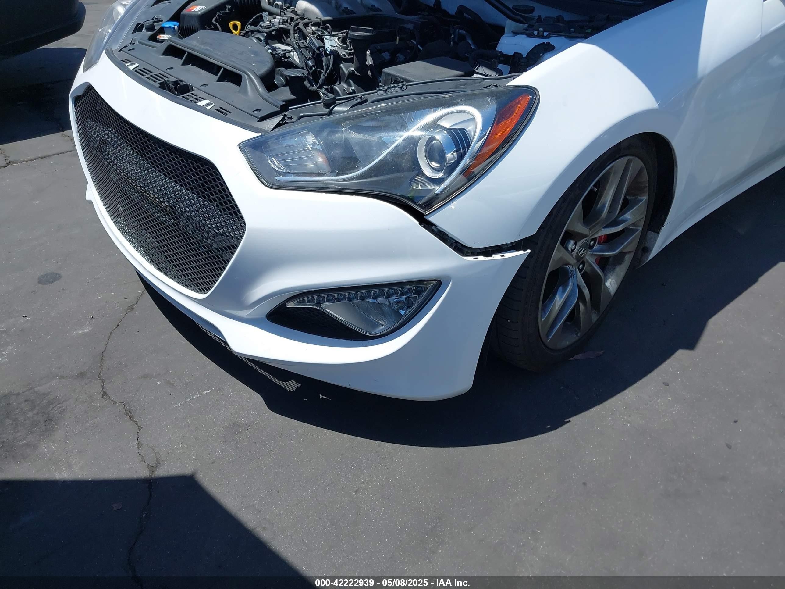 2015 Hyundai Genesis 3.8 Ultimate Белый vin: KMHHU6KJXFU125150