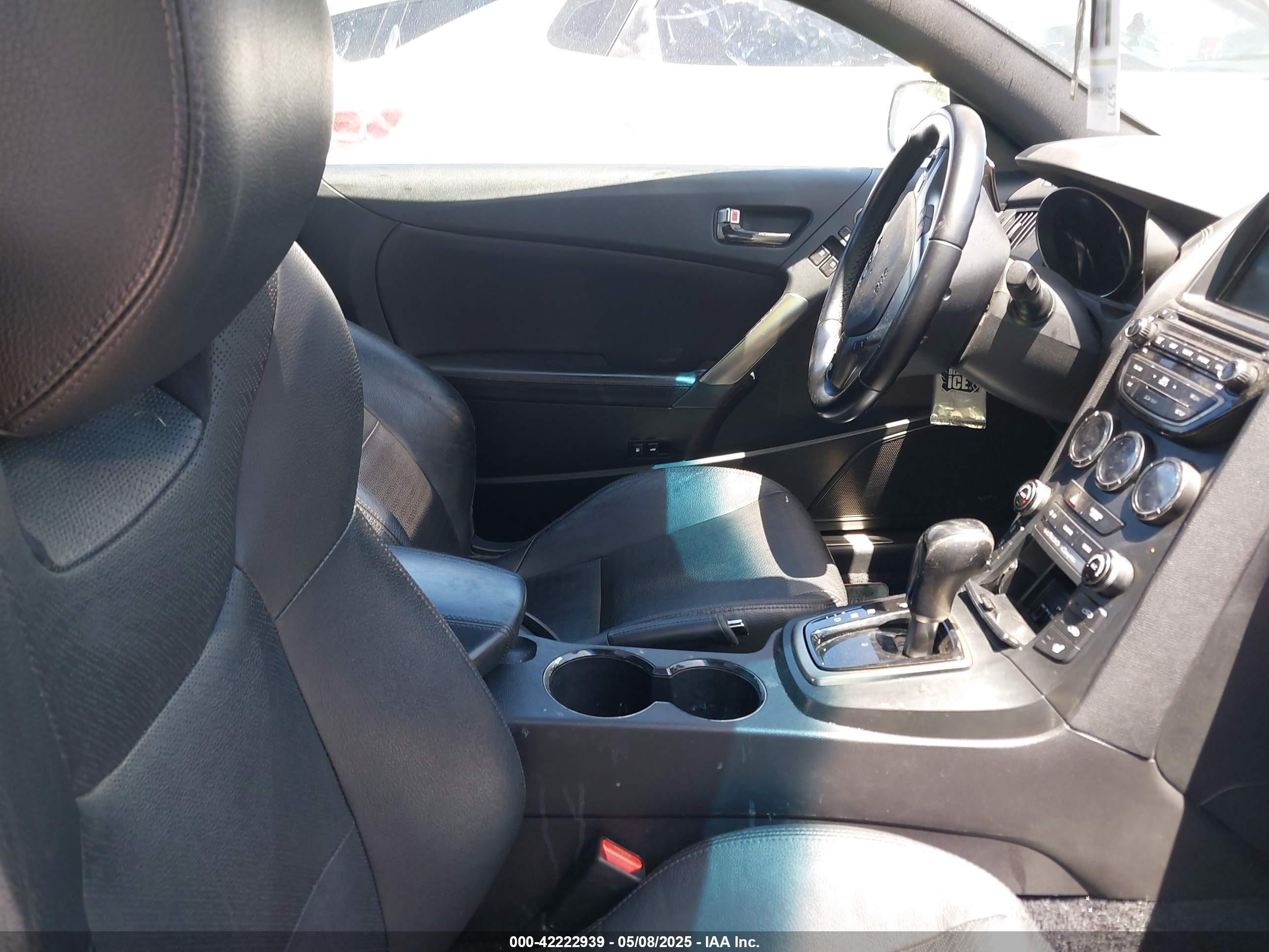 2015 Hyundai Genesis 3.8 Ultimate Белый vin: KMHHU6KJXFU125150