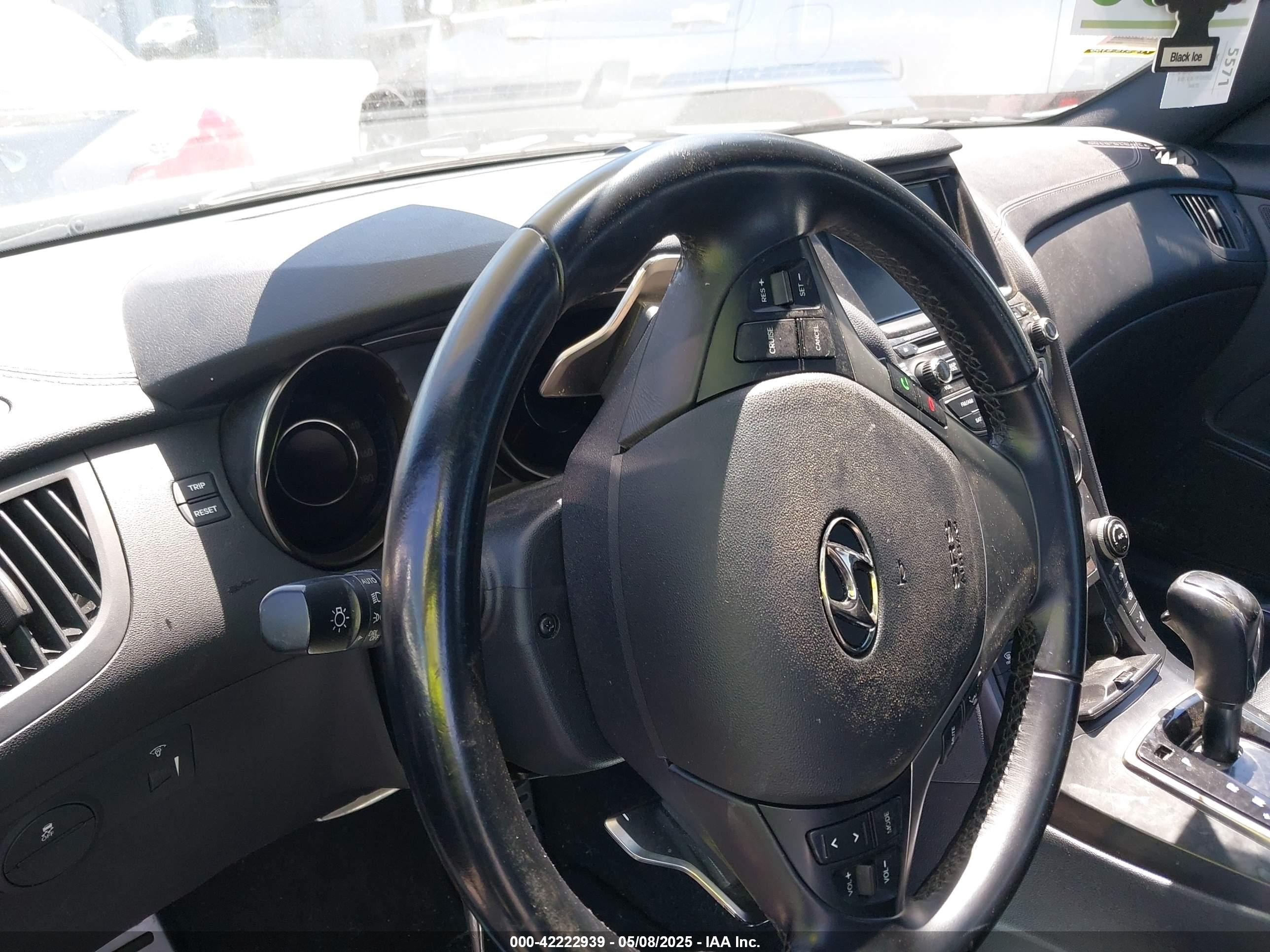 2015 Hyundai Genesis 3.8 Ultimate Белый vin: KMHHU6KJXFU125150