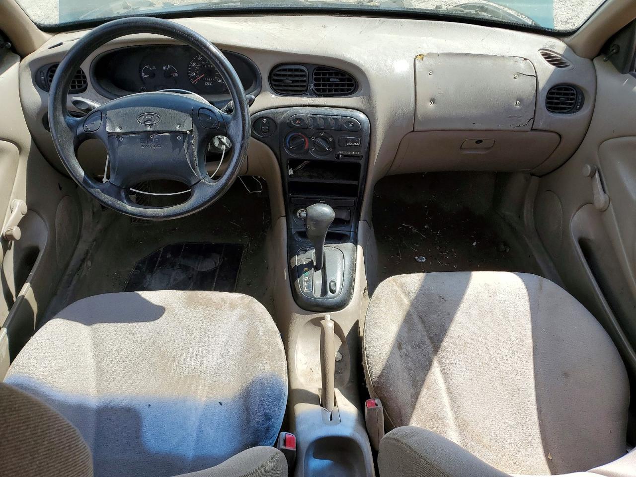1997 Hyundai Elantra Base Green vin: KMHJF24M0VU594077