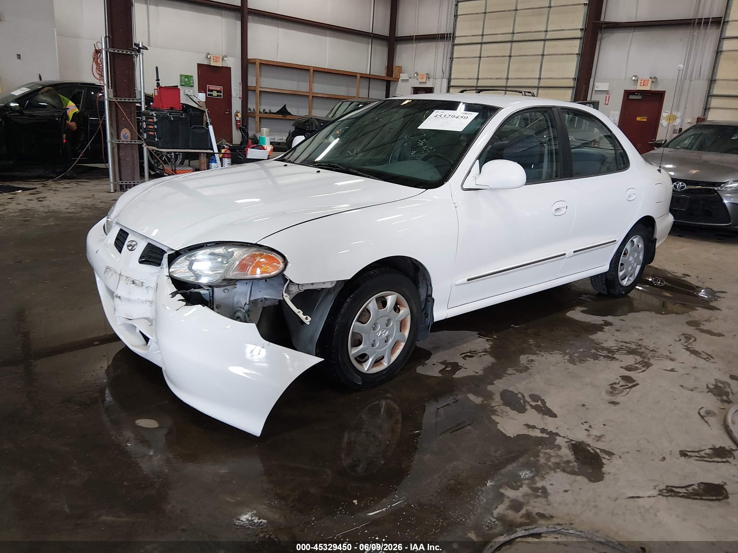 2000 Hyundai Elantra Gls White vin: KMHJF35F4YU920358